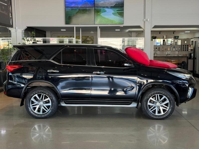 Toyota SW4 28 Srx 4X4 7 Lugares - foto 4