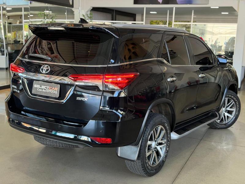 Toyota SW4 28 Srx 4X4 7 Lugares - foto 6