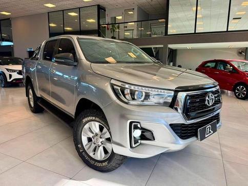 TOYOTA HILUX 2.8 SR 4X4 CD 16V DIESEL 4P AUTOMATICO