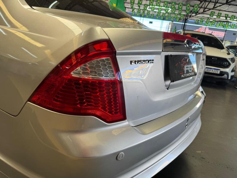 Ford Fusion - foto 6