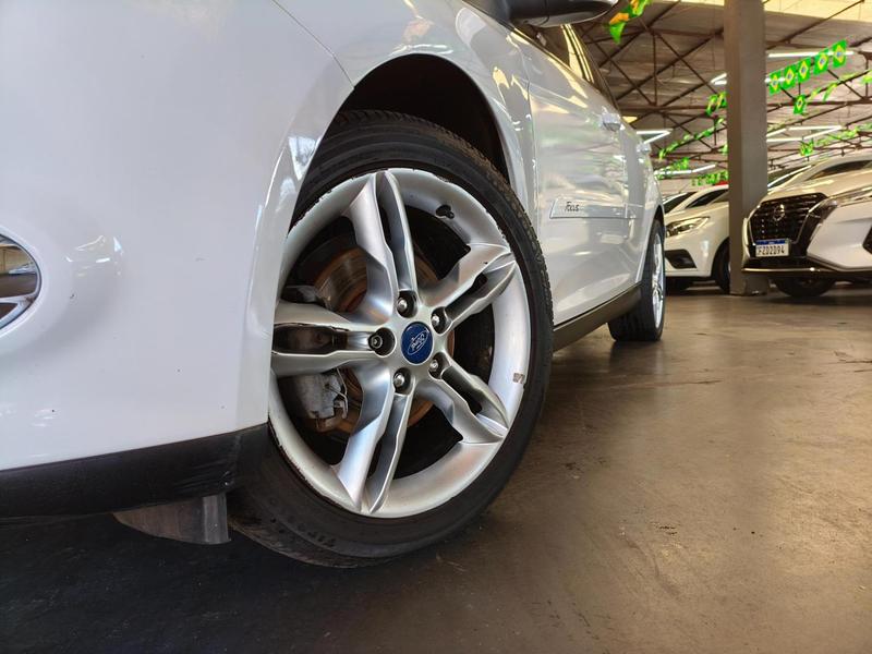 Ford Focus 2.0 ?? - foto 4
