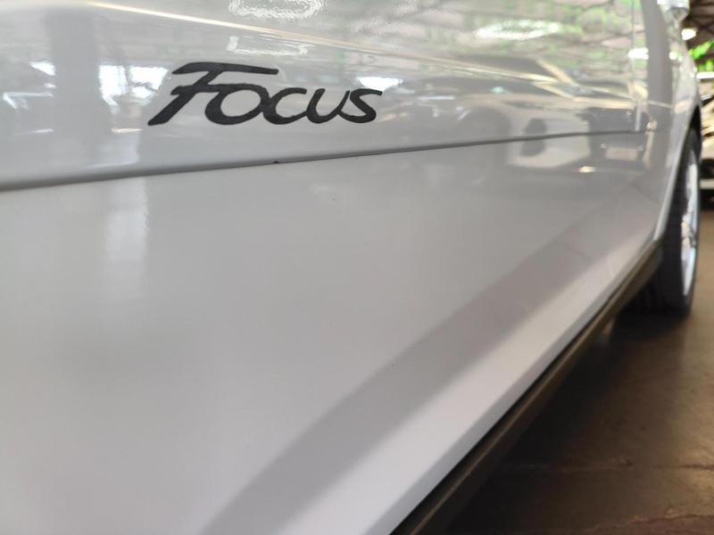 Ford Focus 2.0 ?? - foto 5