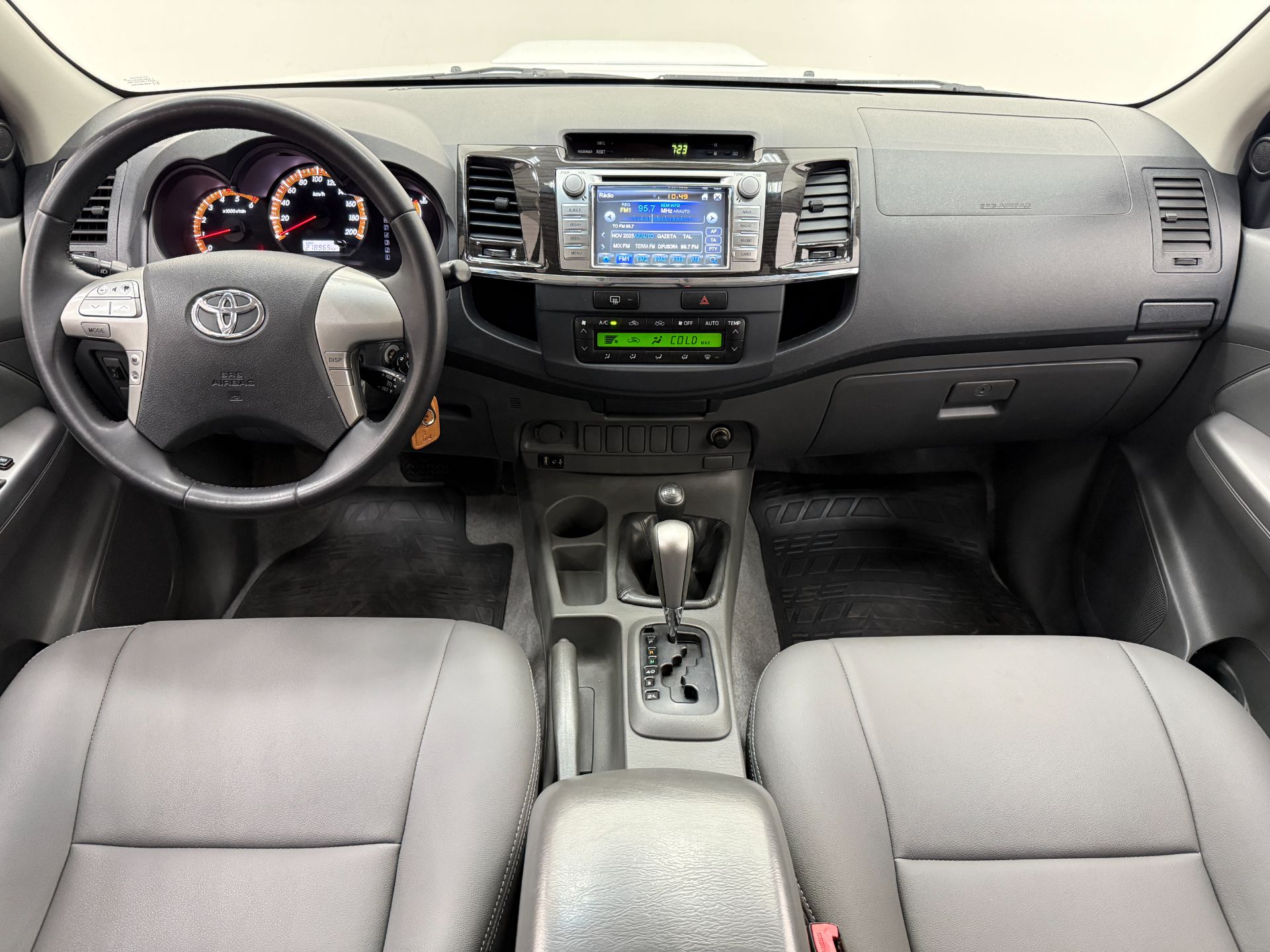 HILUX SRV 3.0 4X4 AUTOMATICA 2012