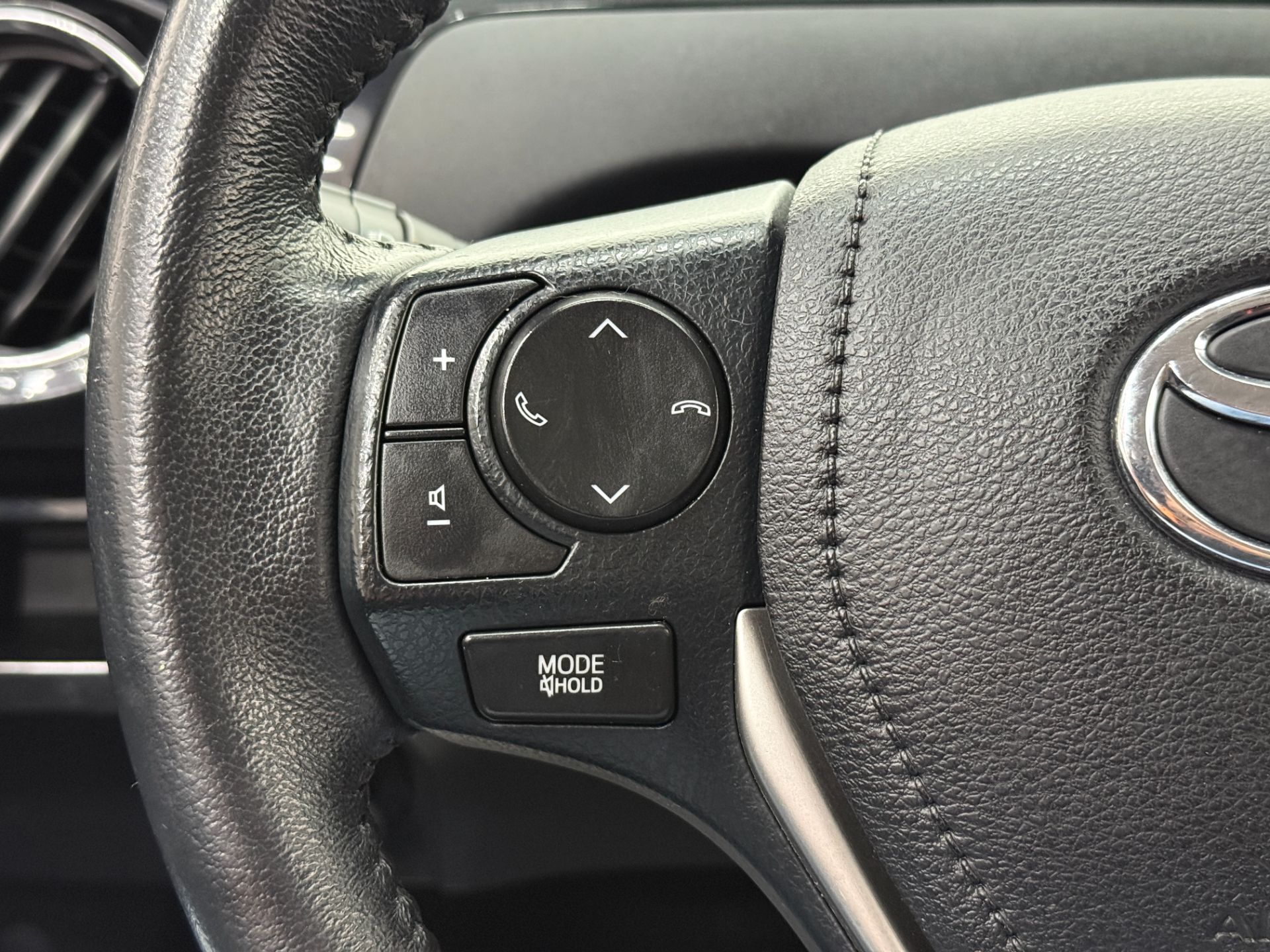 ETIOS CROSS 1.5 AT 2018