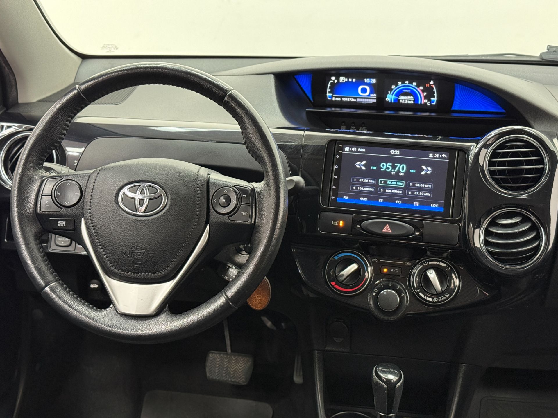 ETIOS CROSS 1.5 AT 2018