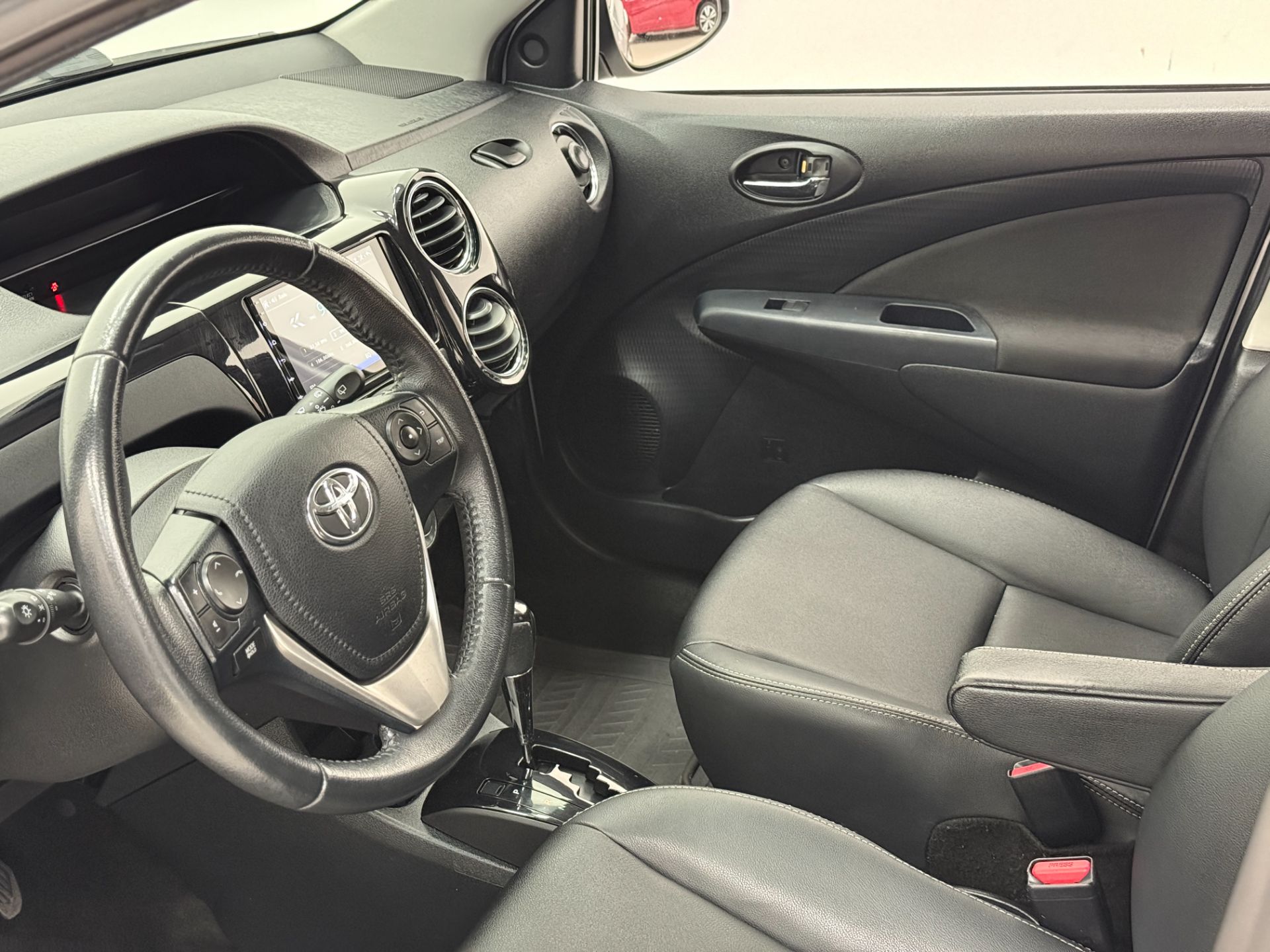 ETIOS CROSS 1.5 AT 2018