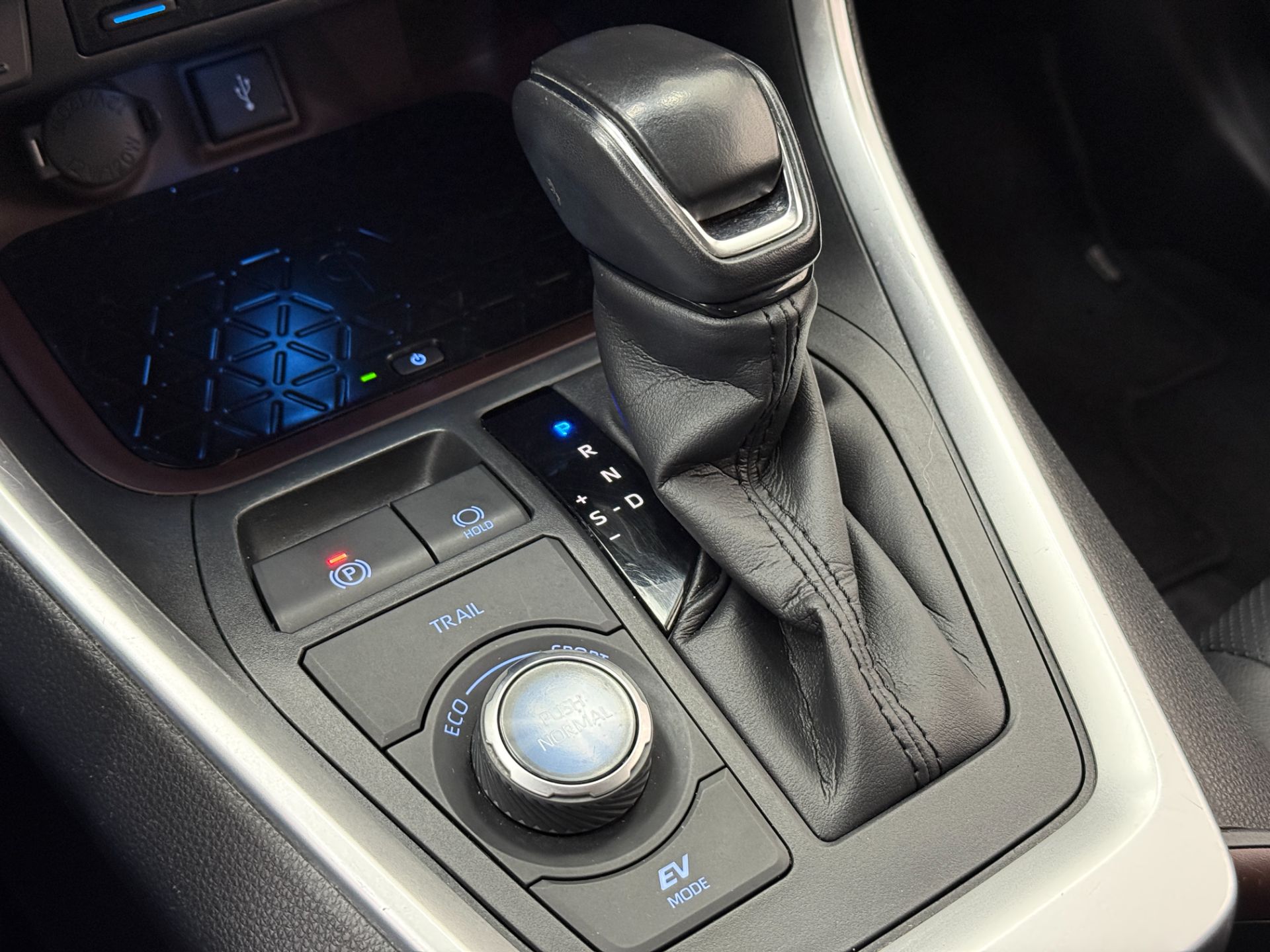 RAV4 SX 2.5 AWD CONECT - HYBRIDA AT 2021