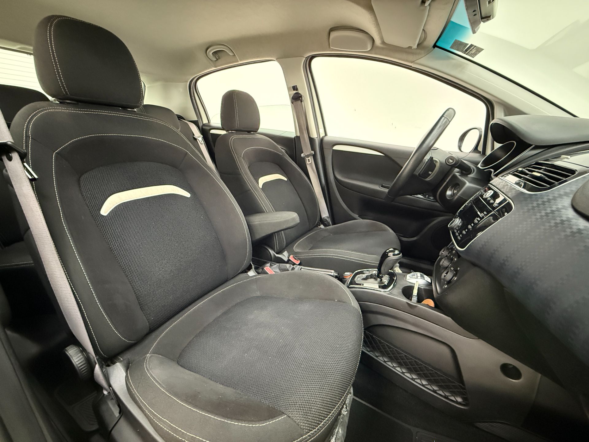 PUNTO SPORTING 1.8 AUTOMATIZADO 2016
