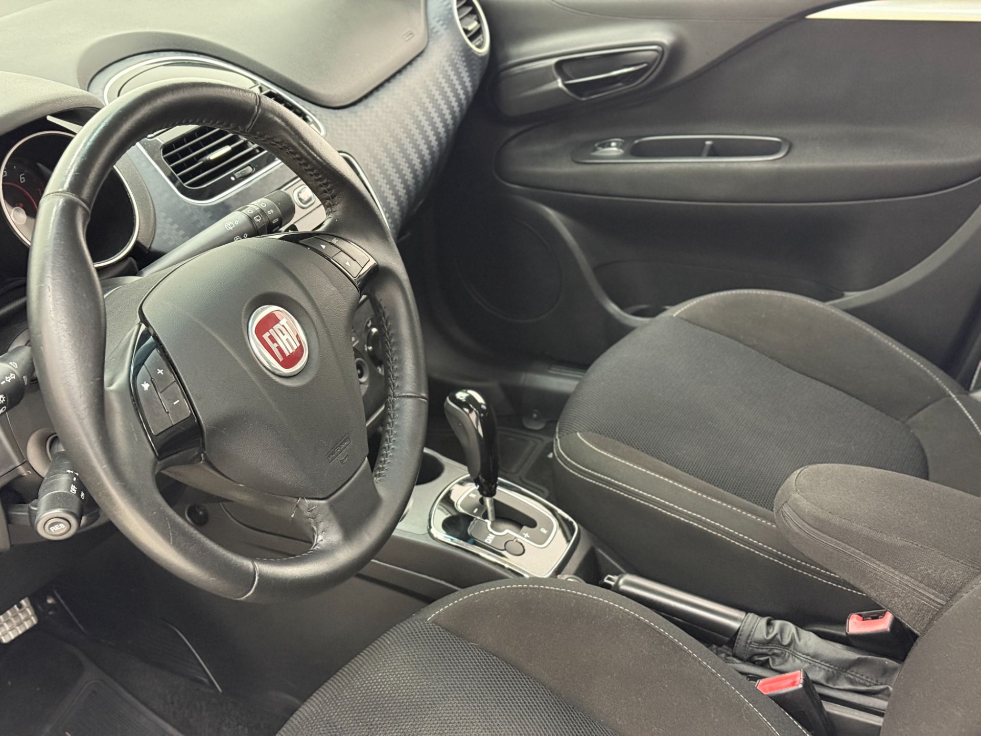 PUNTO SPORTING 1.8 AUTOMATIZADO 2016