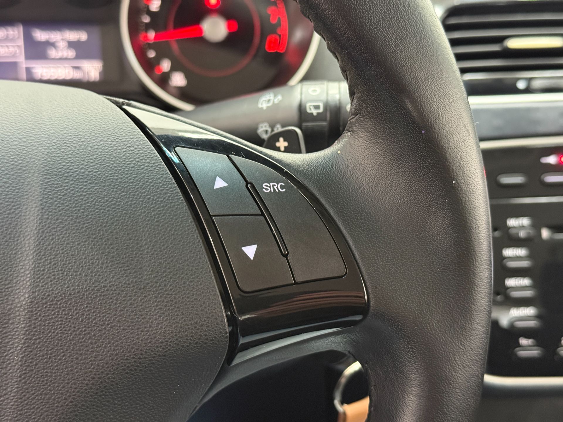 PUNTO SPORTING 1.8 AUTOMATIZADO 2016