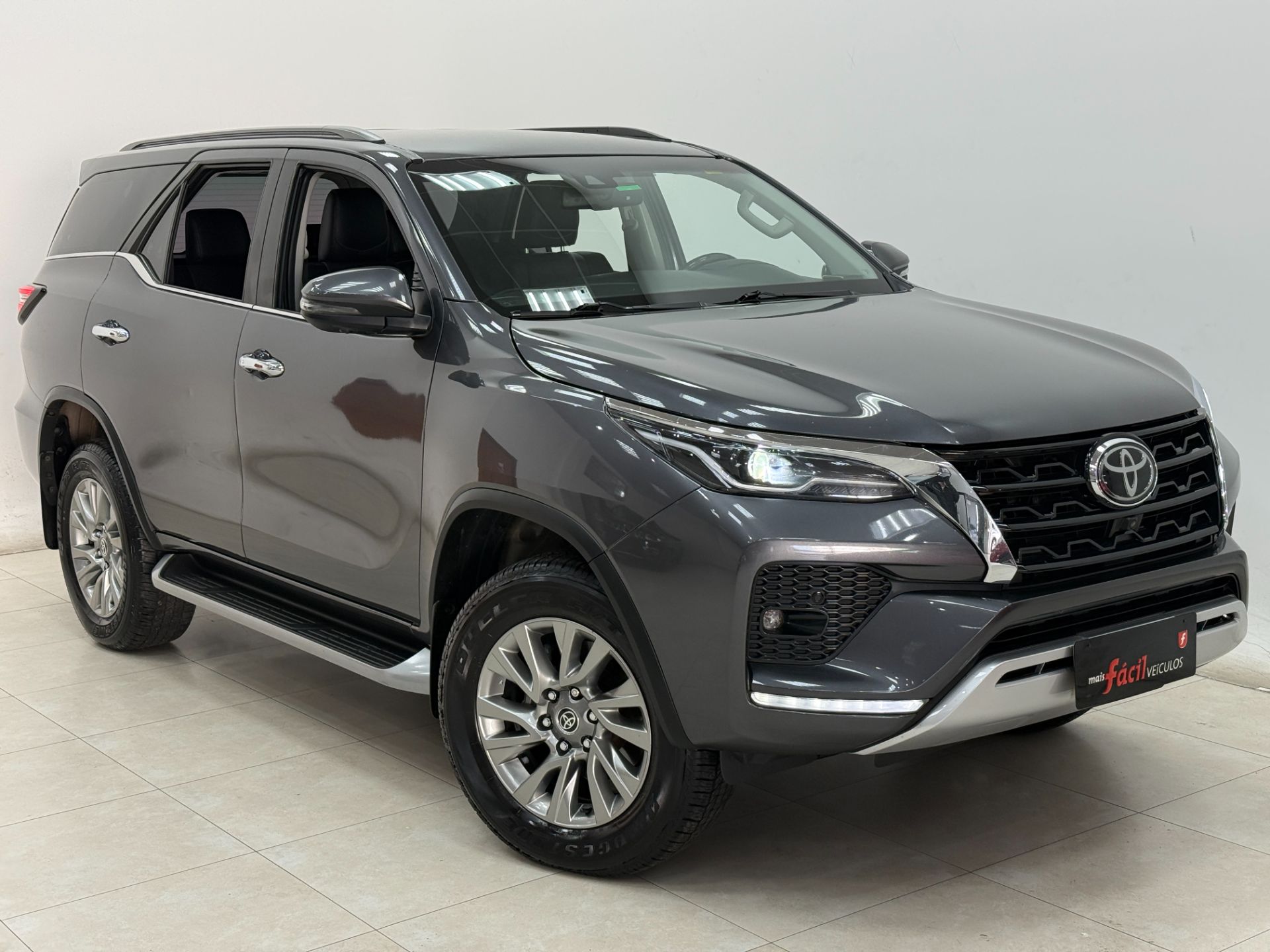 HILUX SW4 SRX 4X4 2.8 DIESEL CINZA