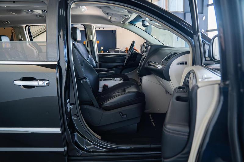 Chrysler Town & Country 38 Limited - foto 6