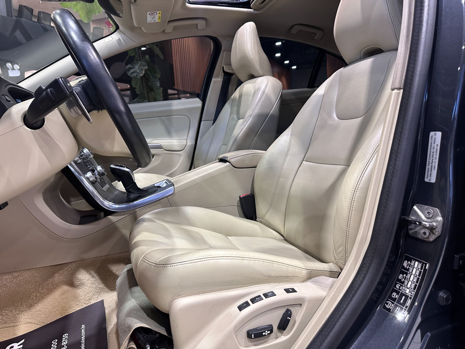 VOLVO S60 T5 MOMENTUM 2.0