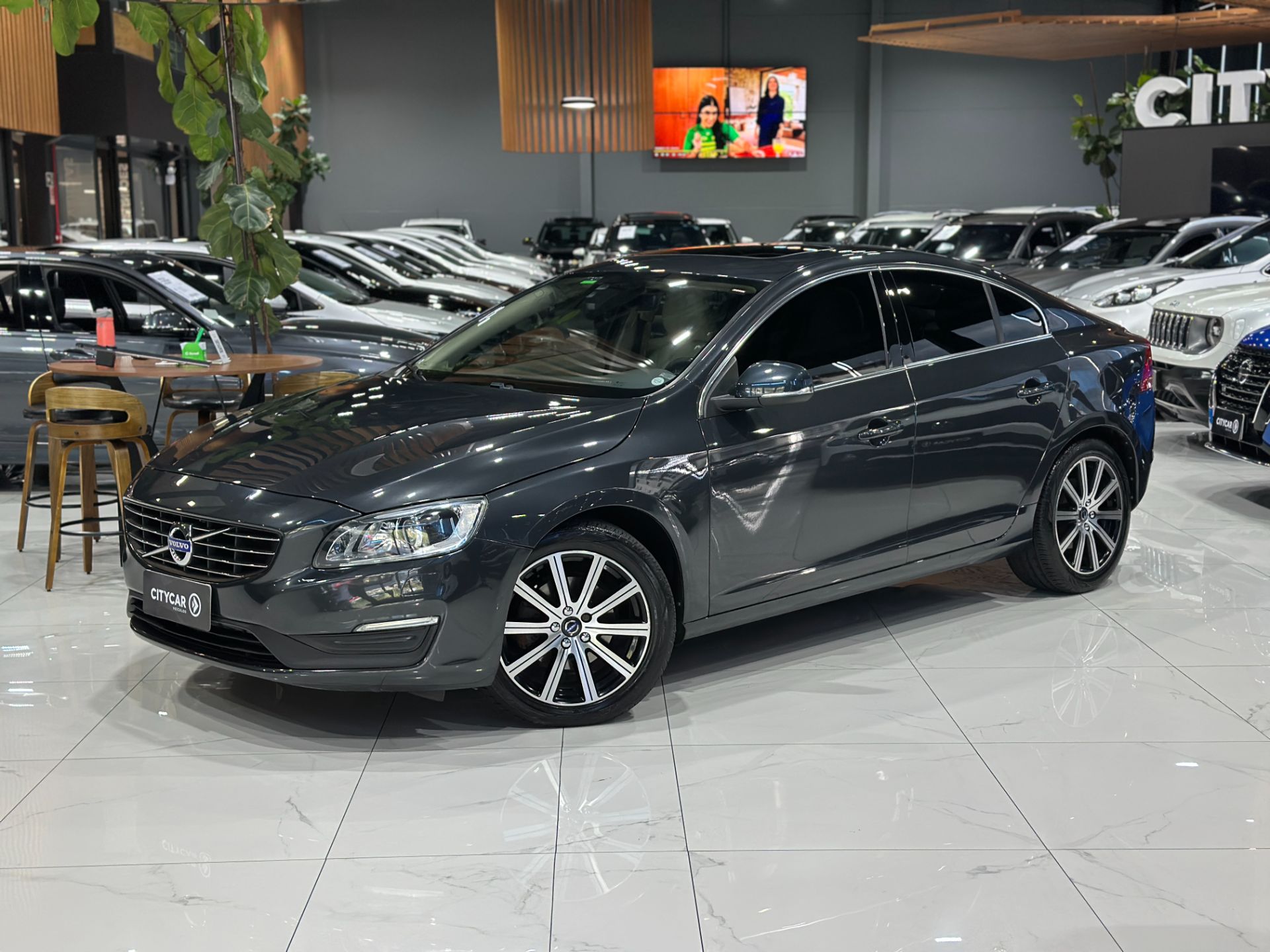 VOLVO S60 T5 MOMENTUM 2.0