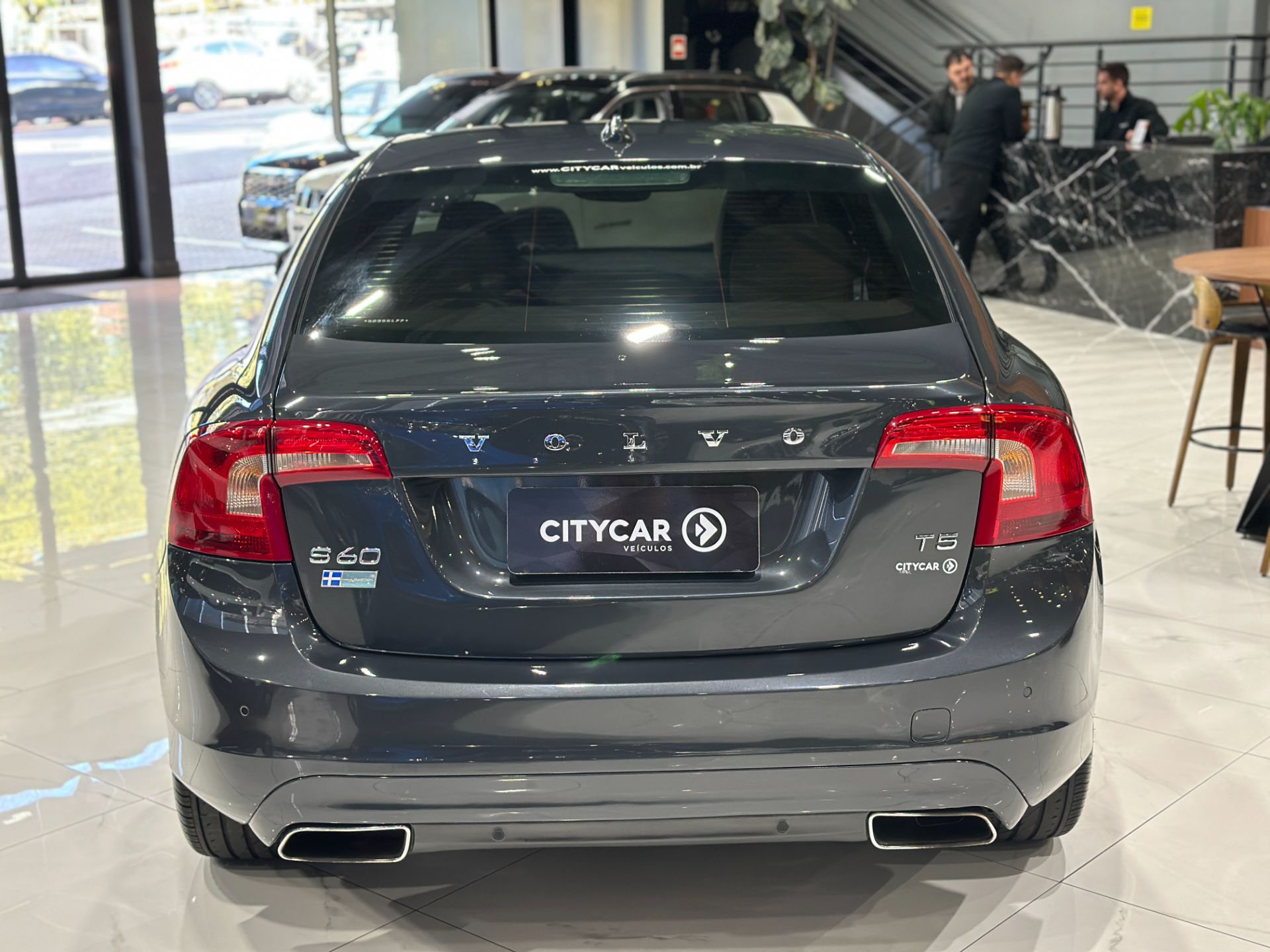 VOLVO S60 T5 MOMENTUM 2.0