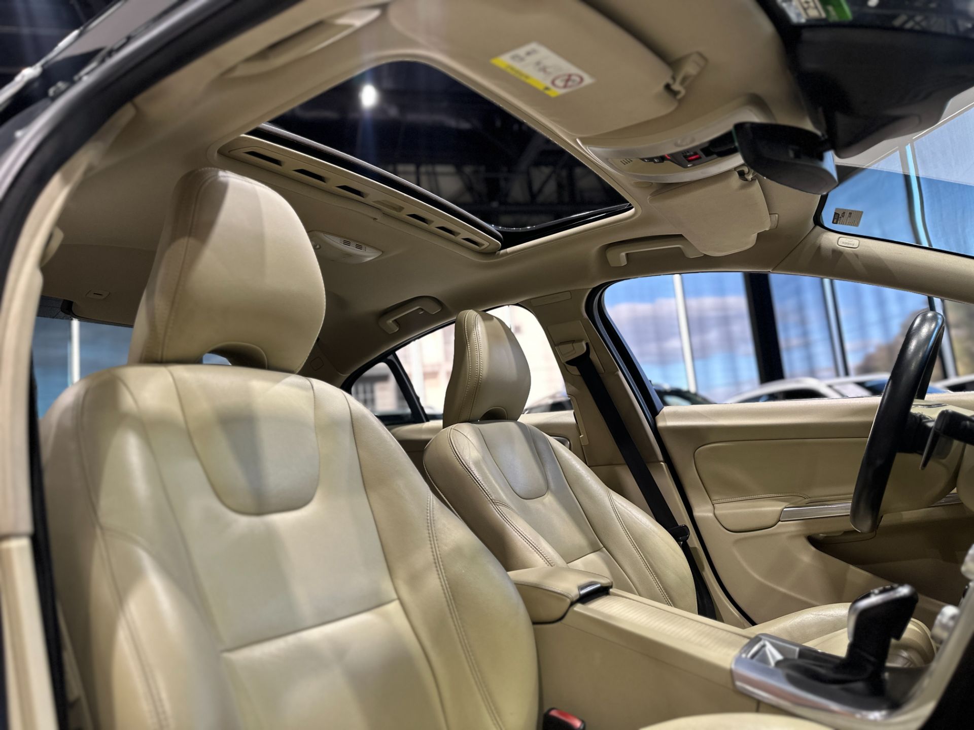 VOLVO S60 T5 MOMENTUM 2.0