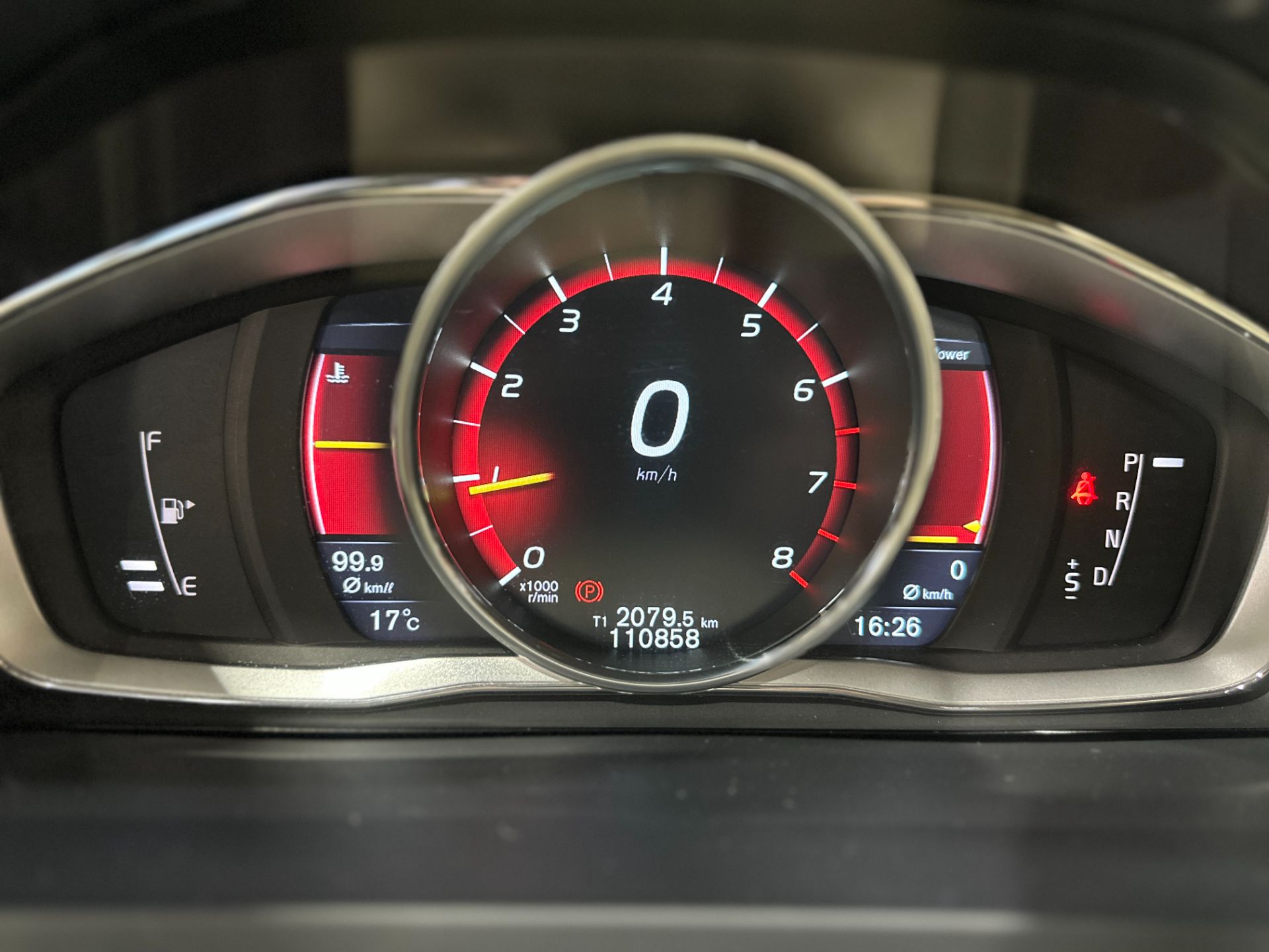 VOLVO S60 T5 MOMENTUM 2.0