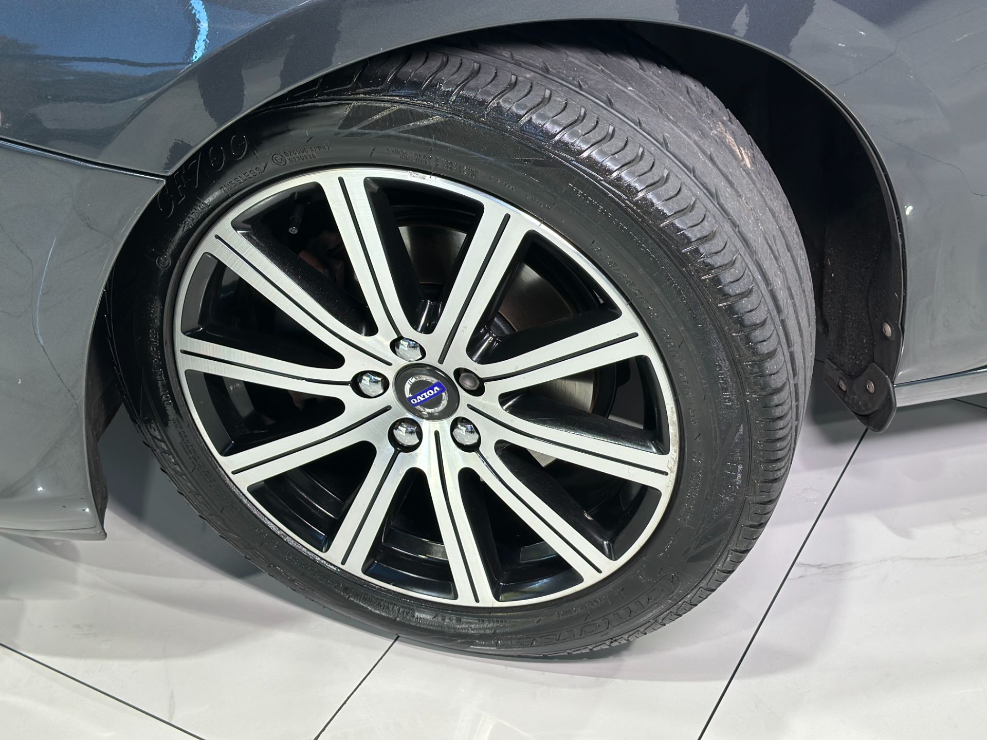 VOLVO S60 T5 MOMENTUM 2.0