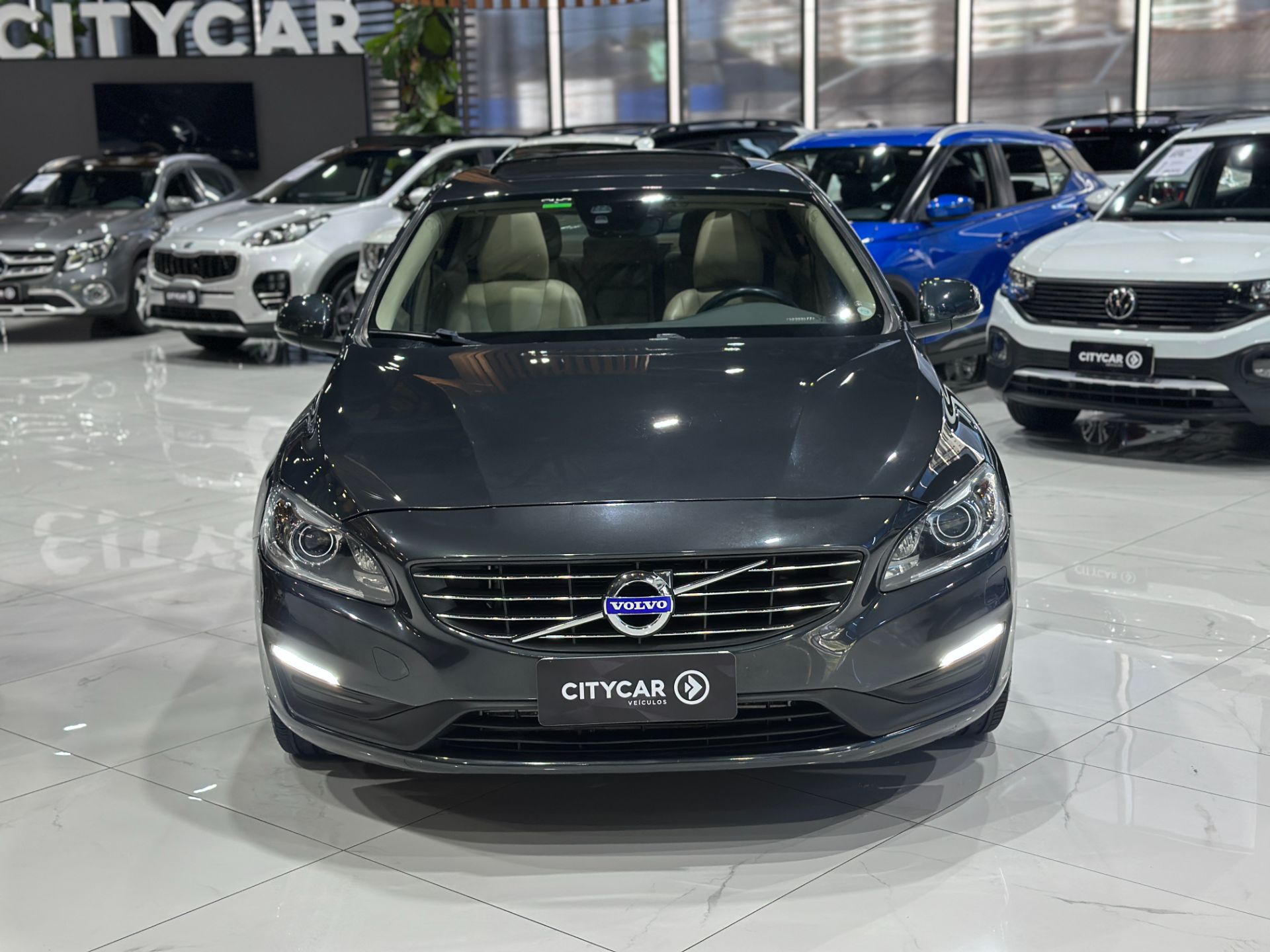 VOLVO S60 T5 MOMENTUM 2.0