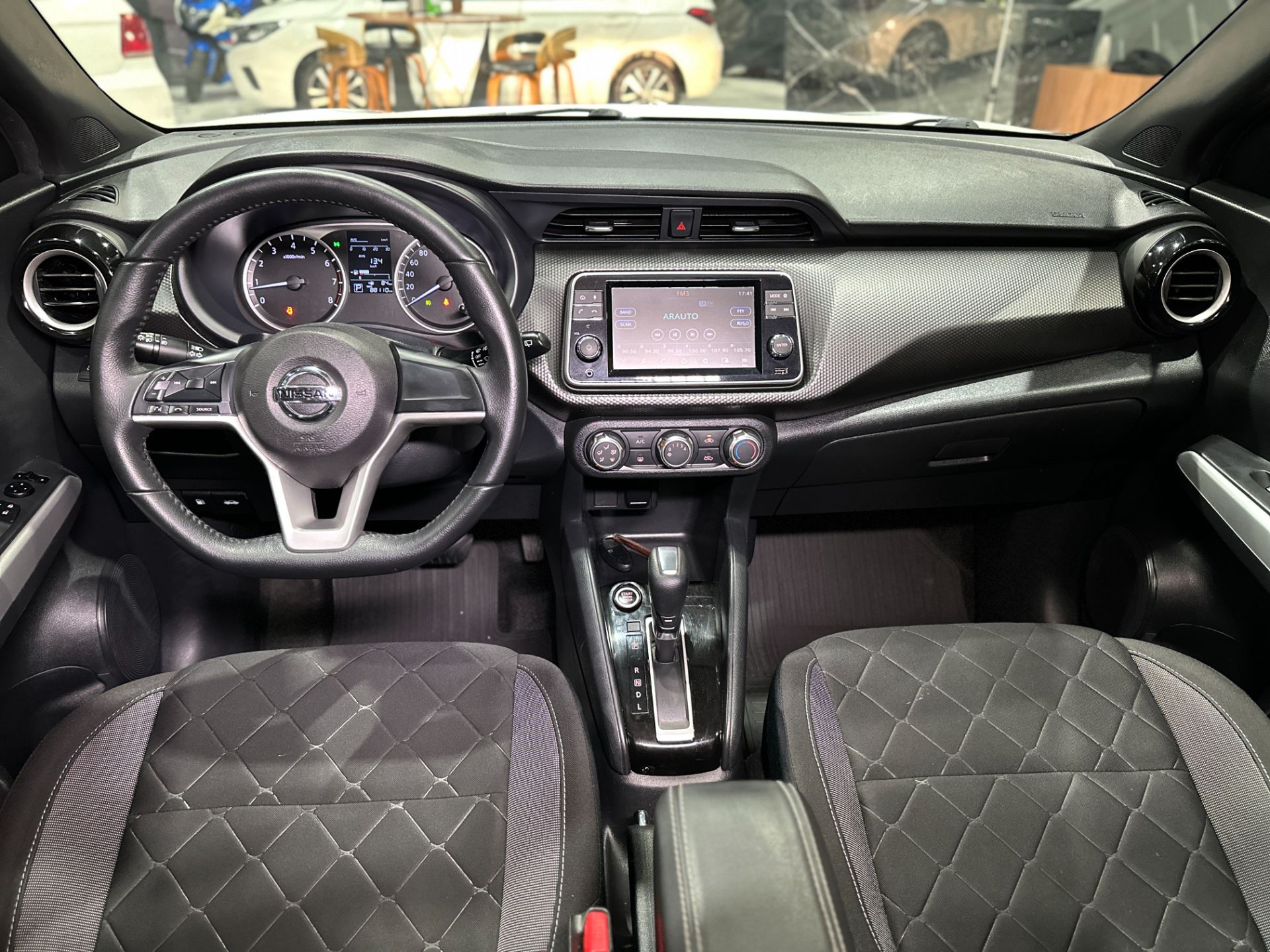NISSAN KICKS SV CVT