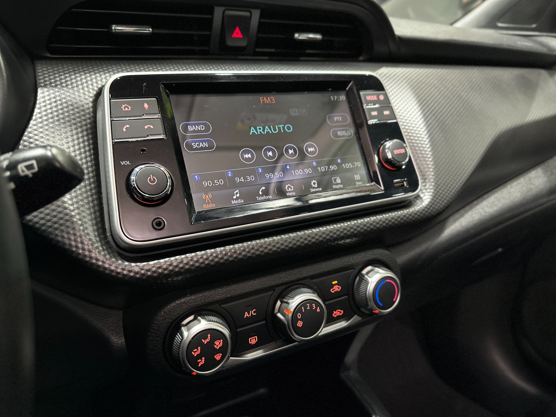 NISSAN KICKS SV CVT