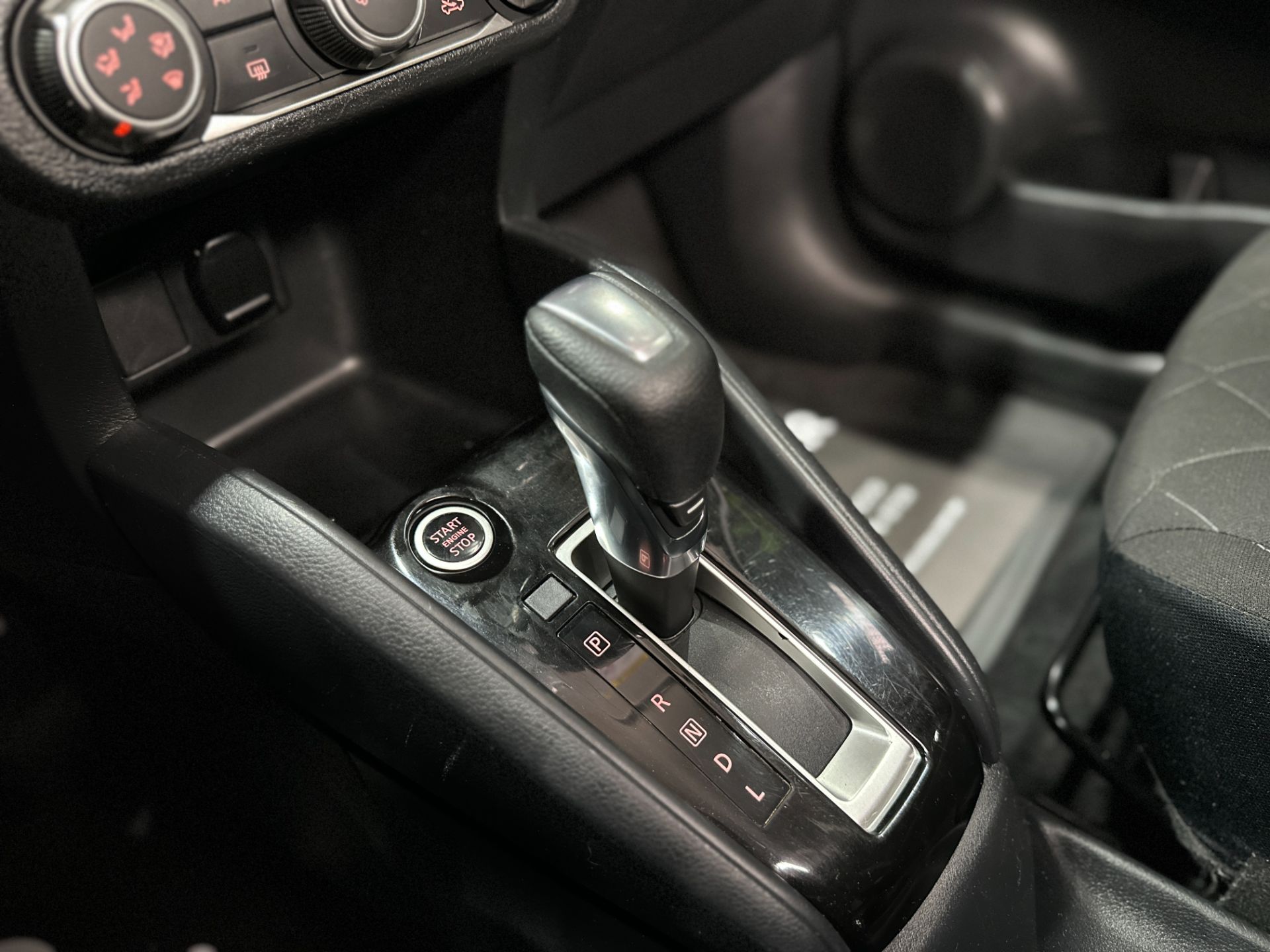 NISSAN KICKS SV CVT