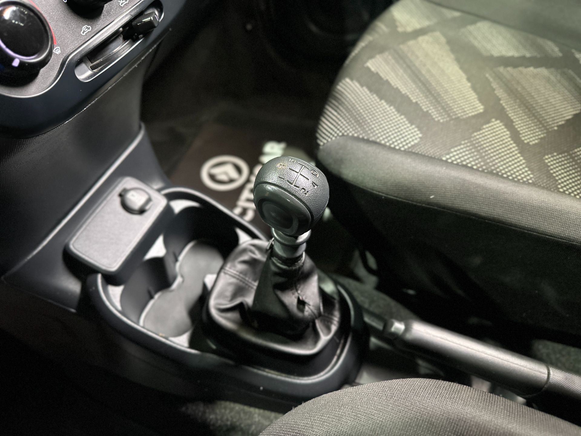 FIAT MOBI 1.0 LIKE MANUAL
