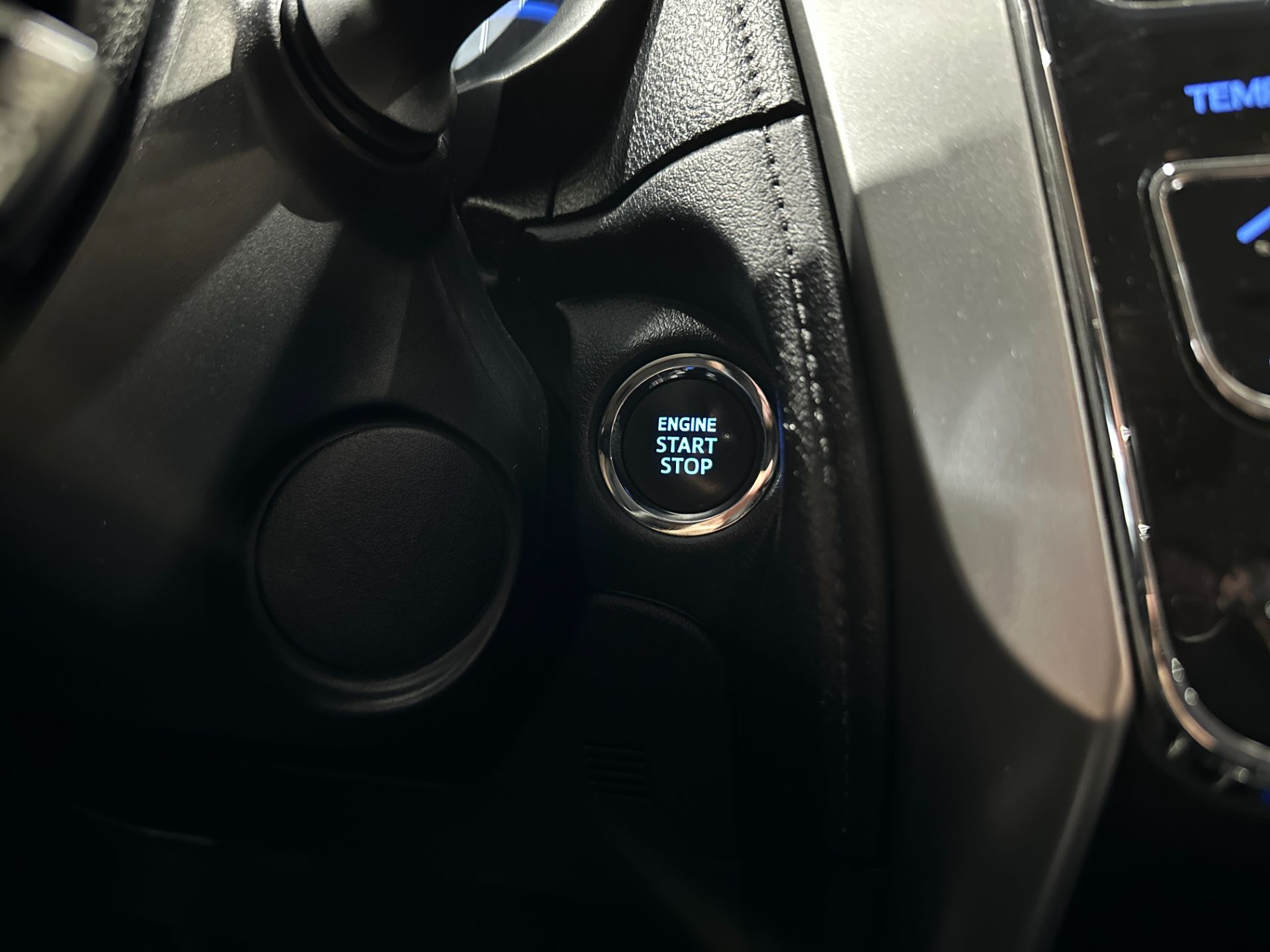 TOYOTA YARIS LX PLUS CONNECT SEDAN AUTOMATICO