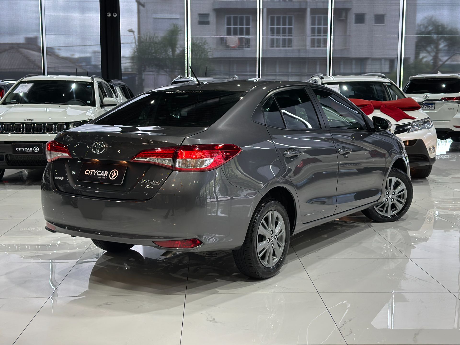 TOYOTA YARIS LX PLUS CONNECT SEDAN AUTOMATICO