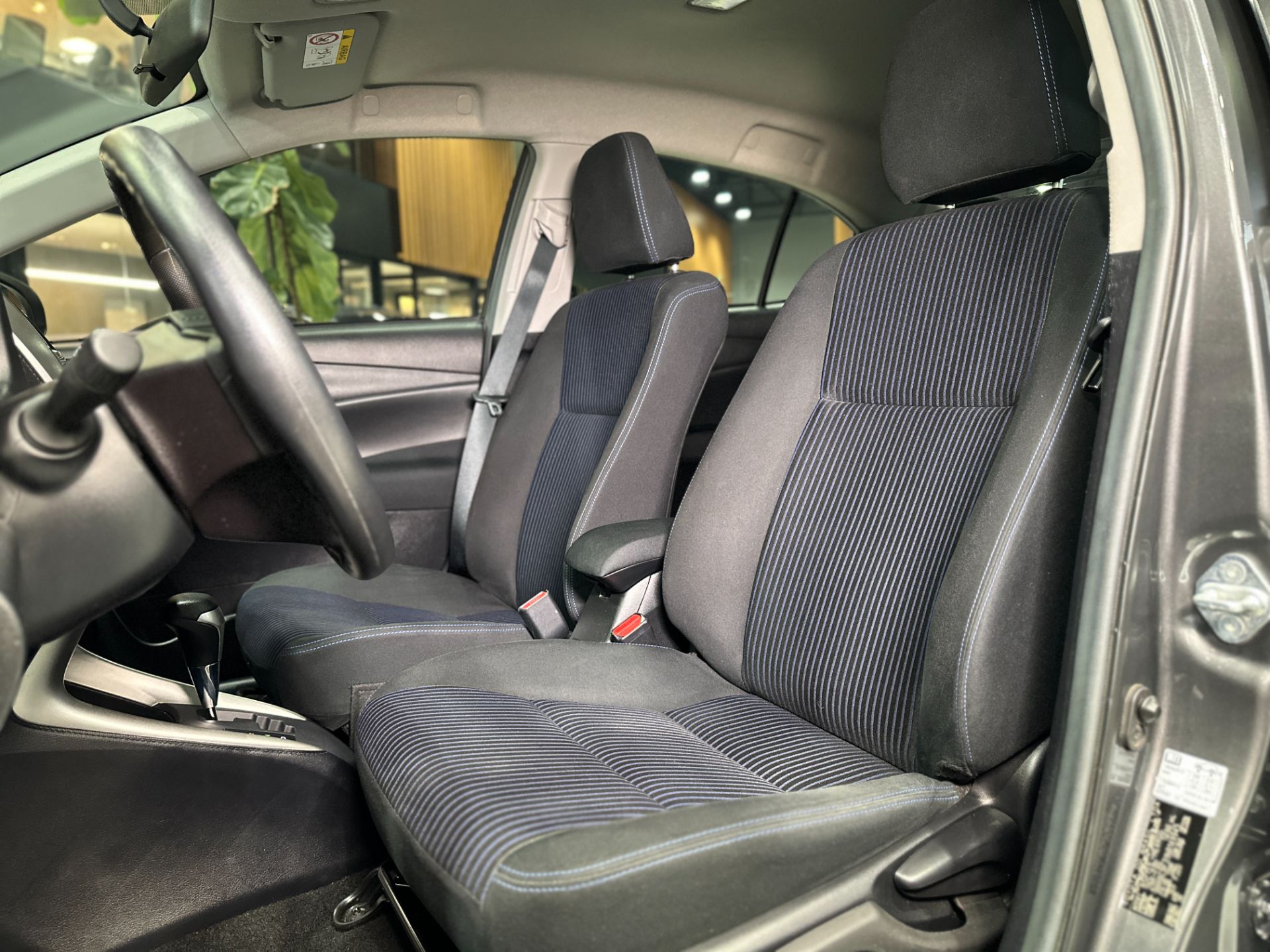 TOYOTA YARIS LX PLUS CONNECT SEDAN AUTOMATICO