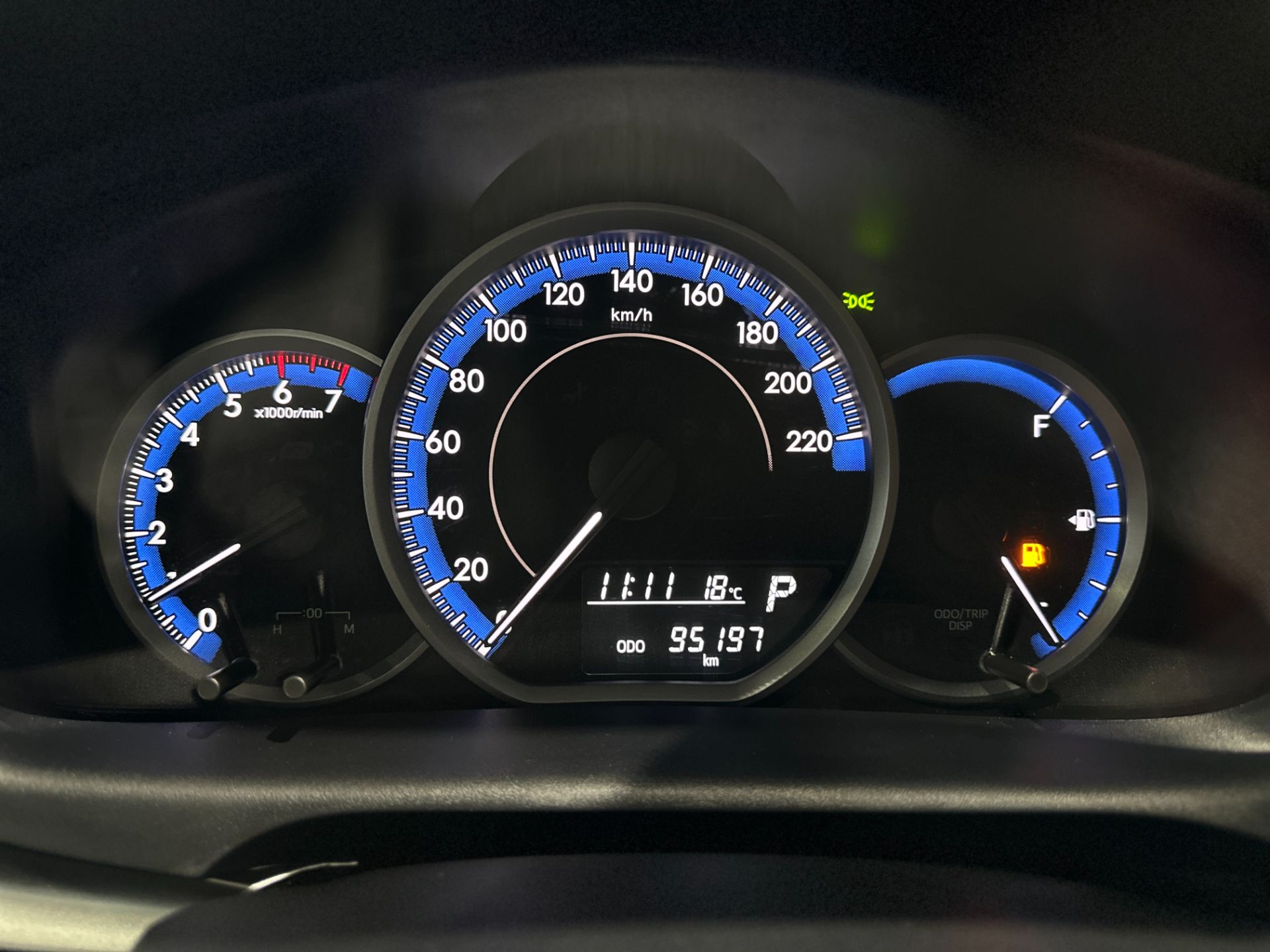TOYOTA YARIS LX PLUS CONNECT SEDAN AUTOMATICO