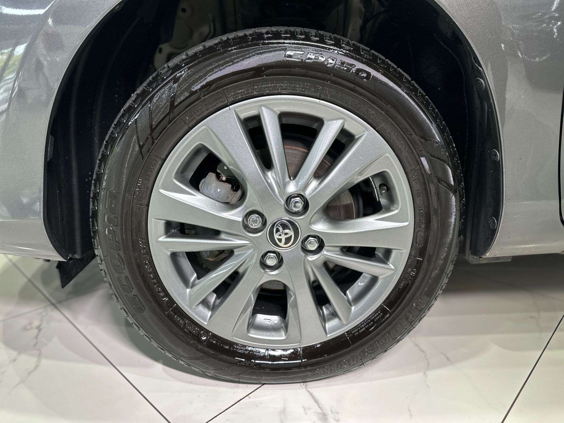 TOYOTA YARIS LX PLUS CONNECT SEDAN AUTOMATICO