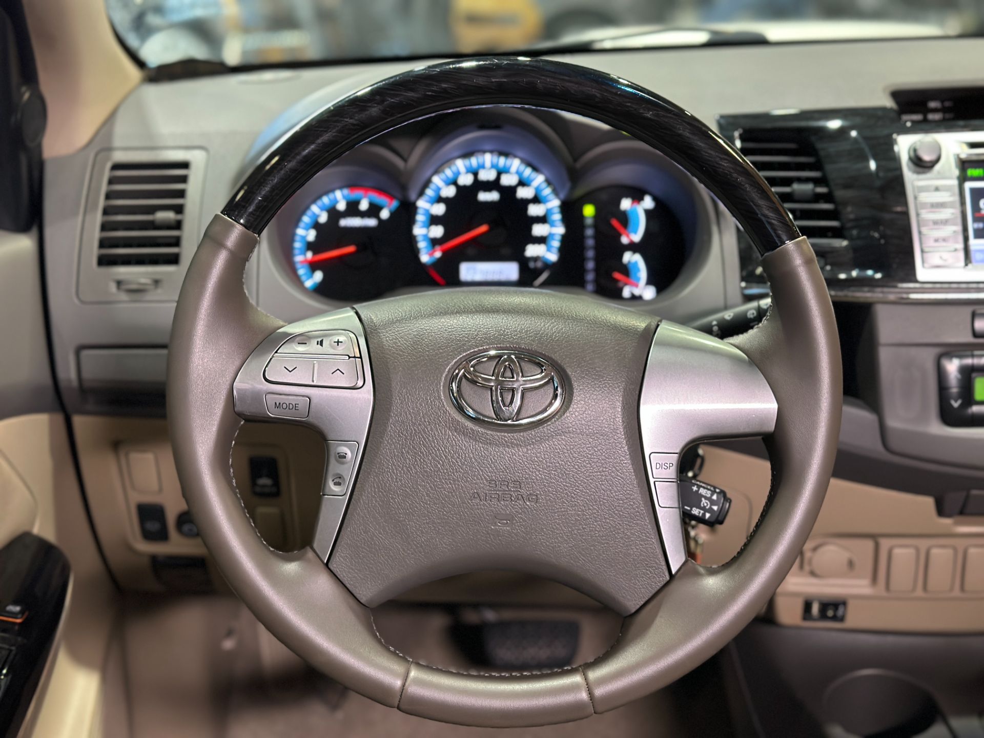 TOYOTA HILUX SW4 SRV 4X4 3.0 DIESEL AUTOMATICA