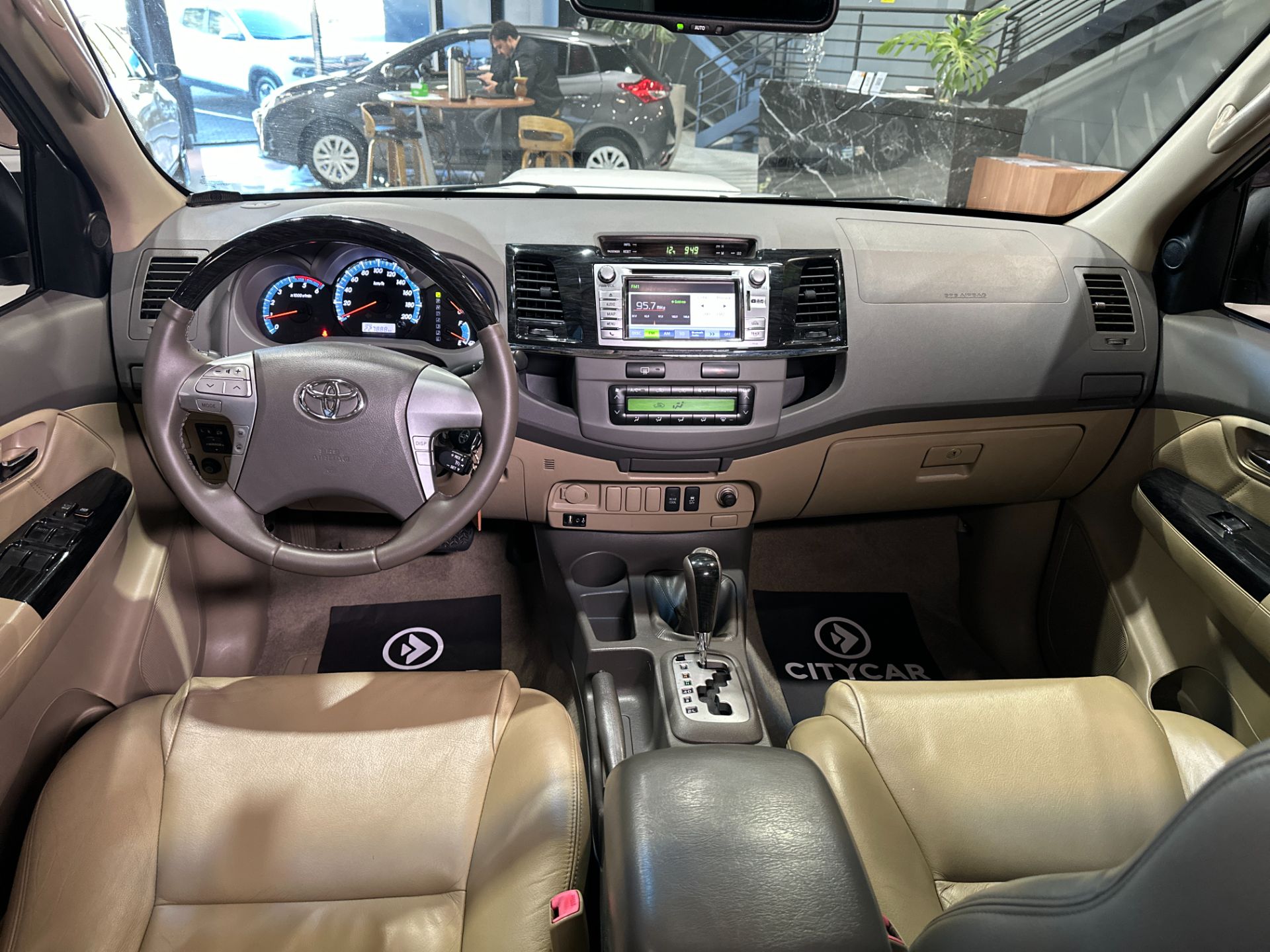 TOYOTA HILUX SW4 SRV 4X4 3.0 DIESEL AUTOMATICA