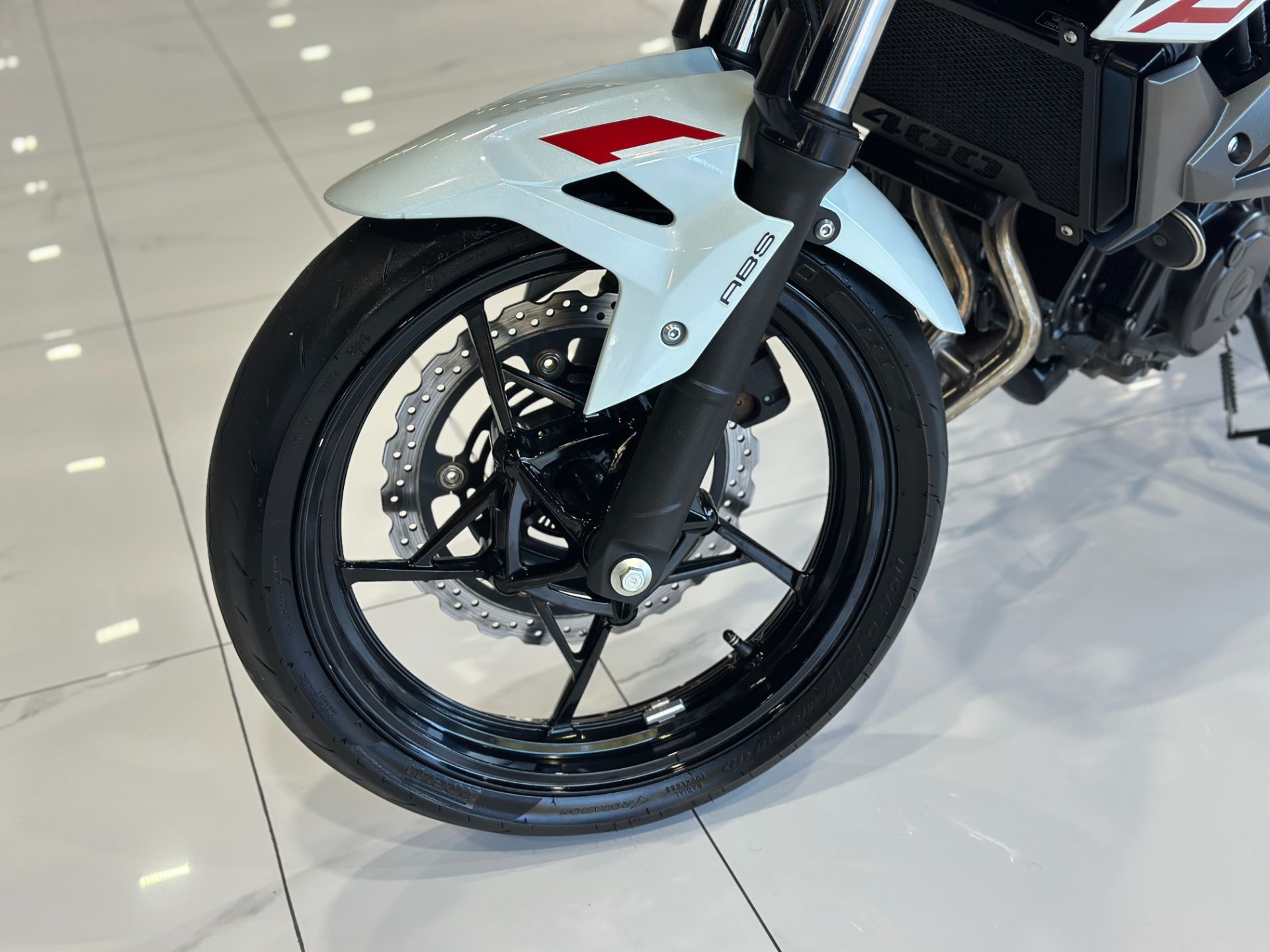 KAWASAKI Z400