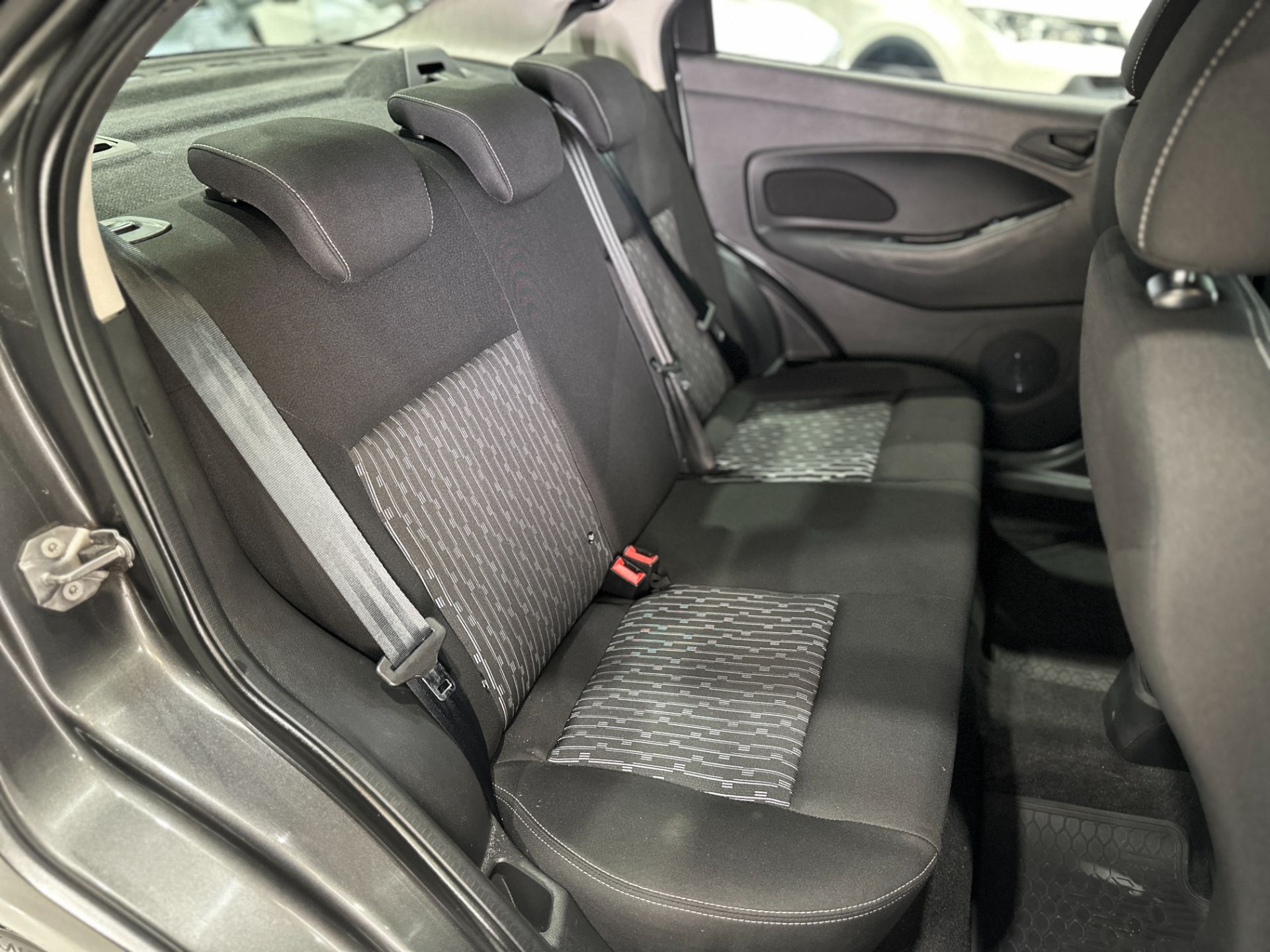 FORD KA 1.5 SE AUTOMATICO SEDAN