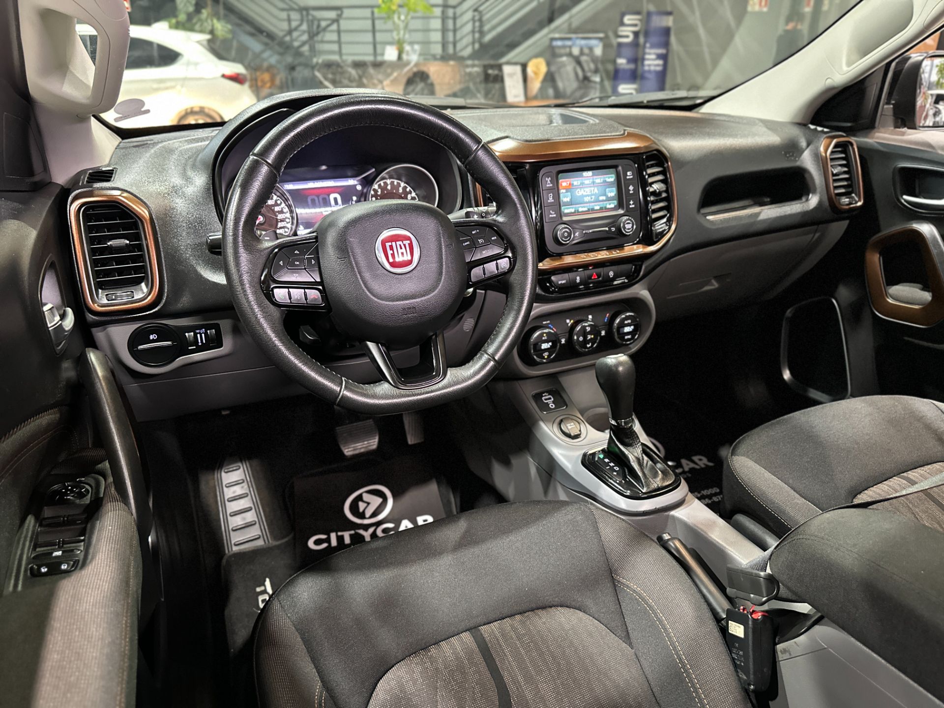 FIAT TORO VOLCANO 2.4 4X2 FLEX AUTOMATICA