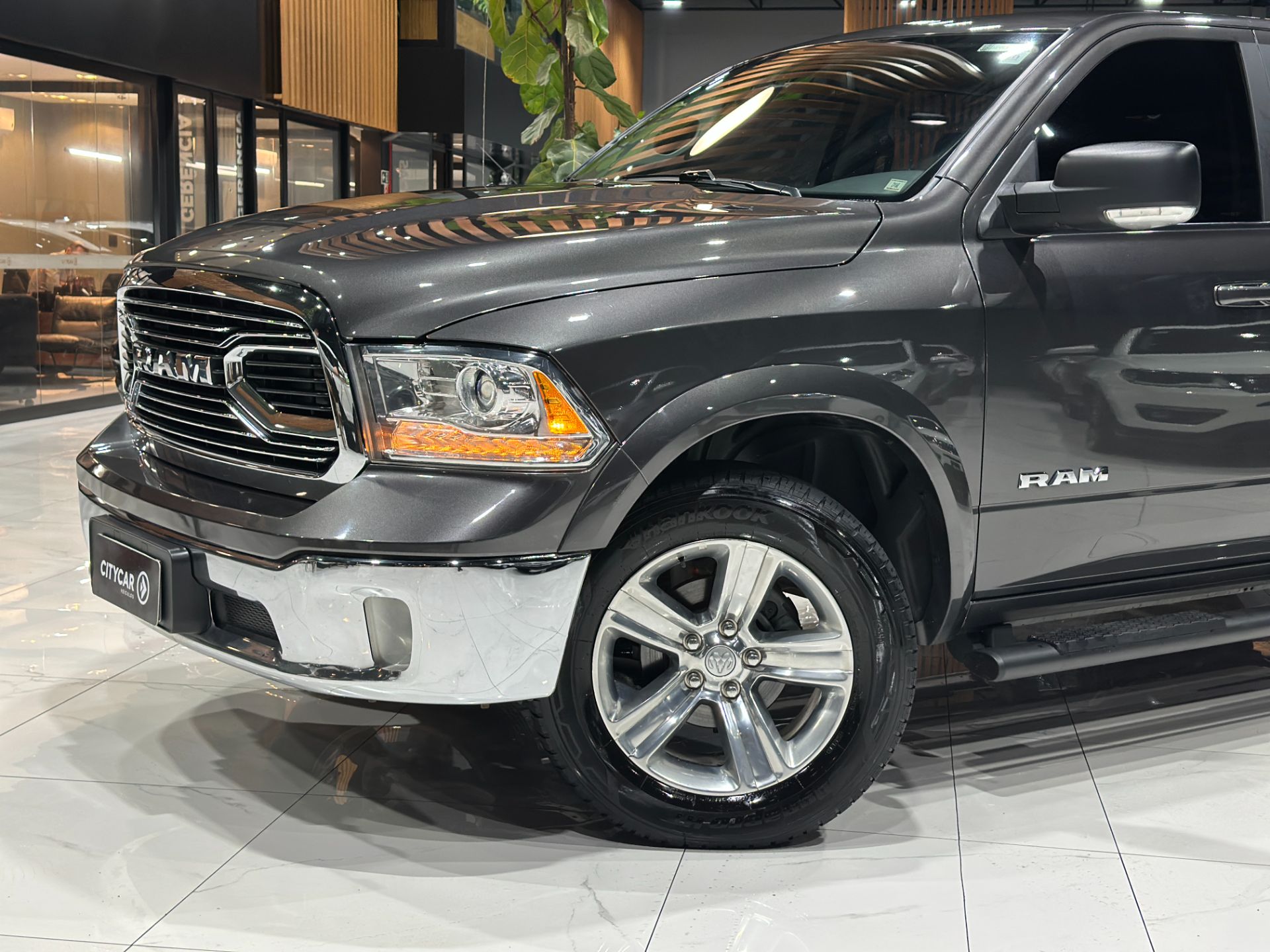 RAM CLASSIC LARAMIE 5.7 V8 4X4
