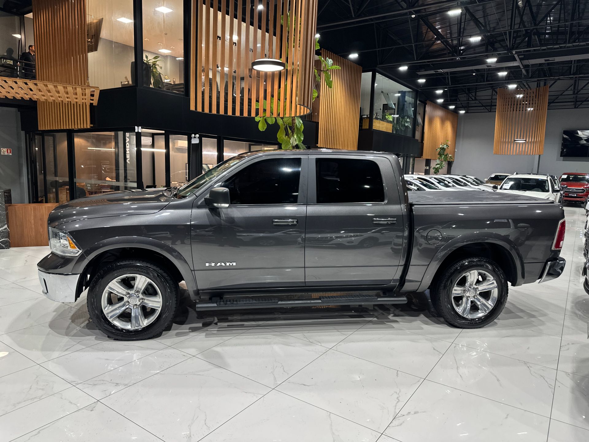 RAM CLASSIC LARAMIE 5.7 V8 4X4