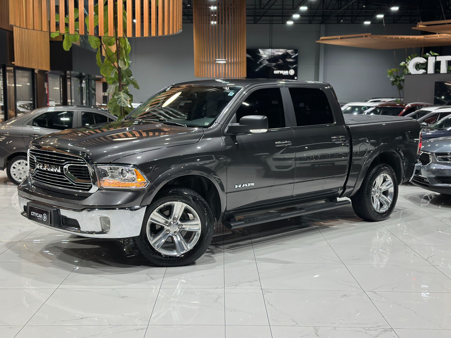 RAM CLASSIC LARAMIE 5.7 V8 4X4