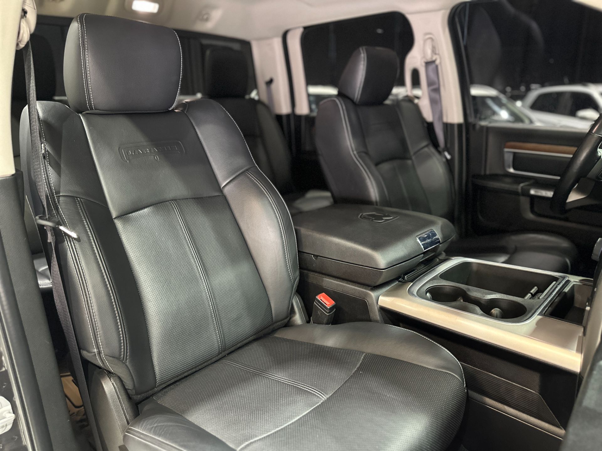 RAM CLASSIC LARAMIE 5.7 V8 4X4