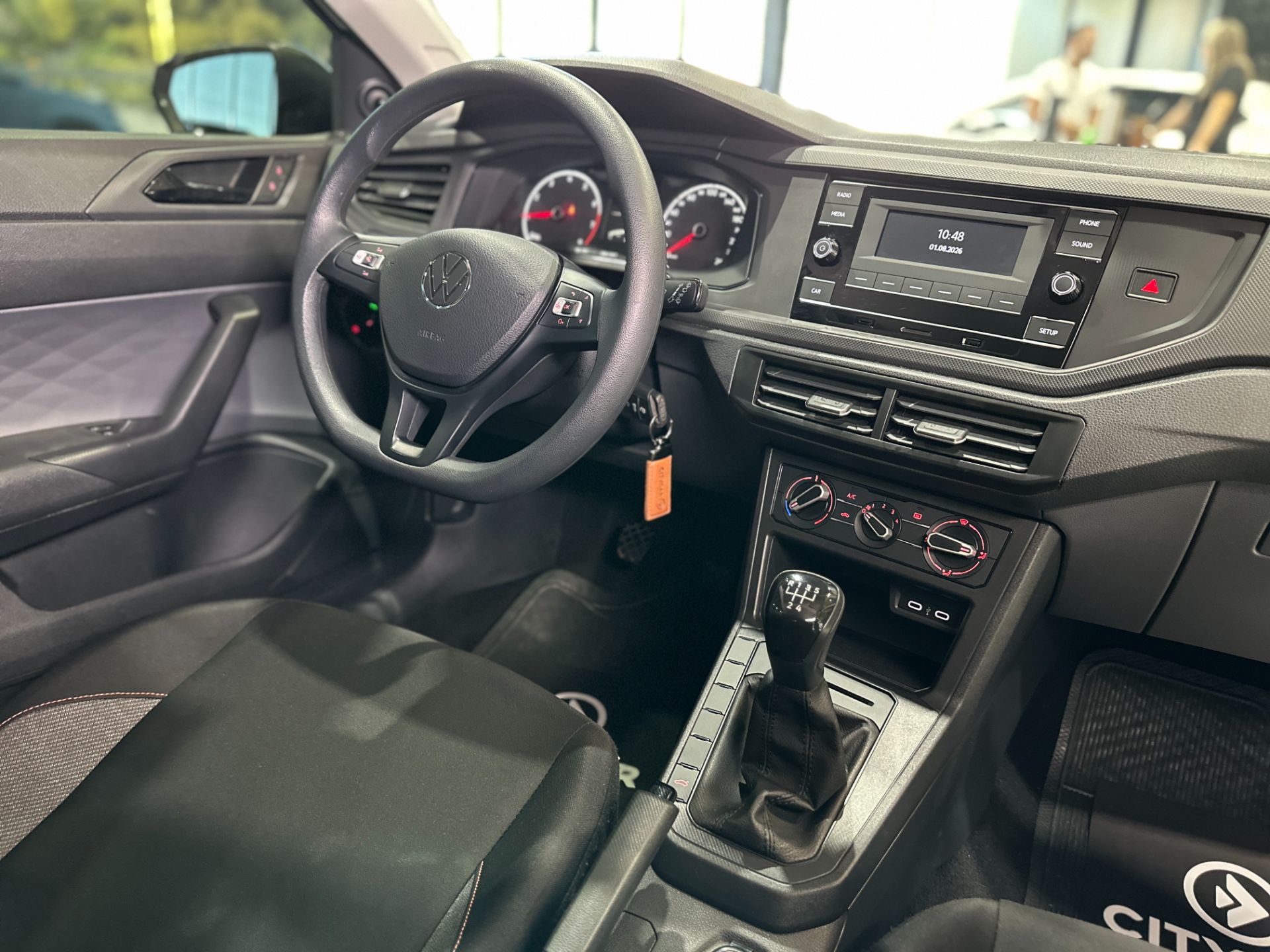 VOLKSWAGEN POLO 1.0 TRACK MANUAL
