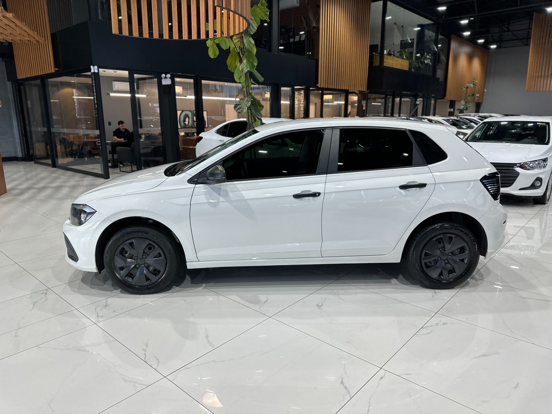 VOLKSWAGEN POLO 1.0 TRACK MANUAL