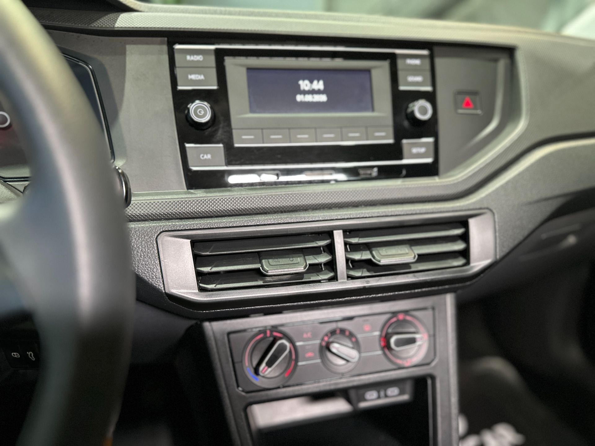 VOLKSWAGEN POLO 1.0 TRACK MANUAL
