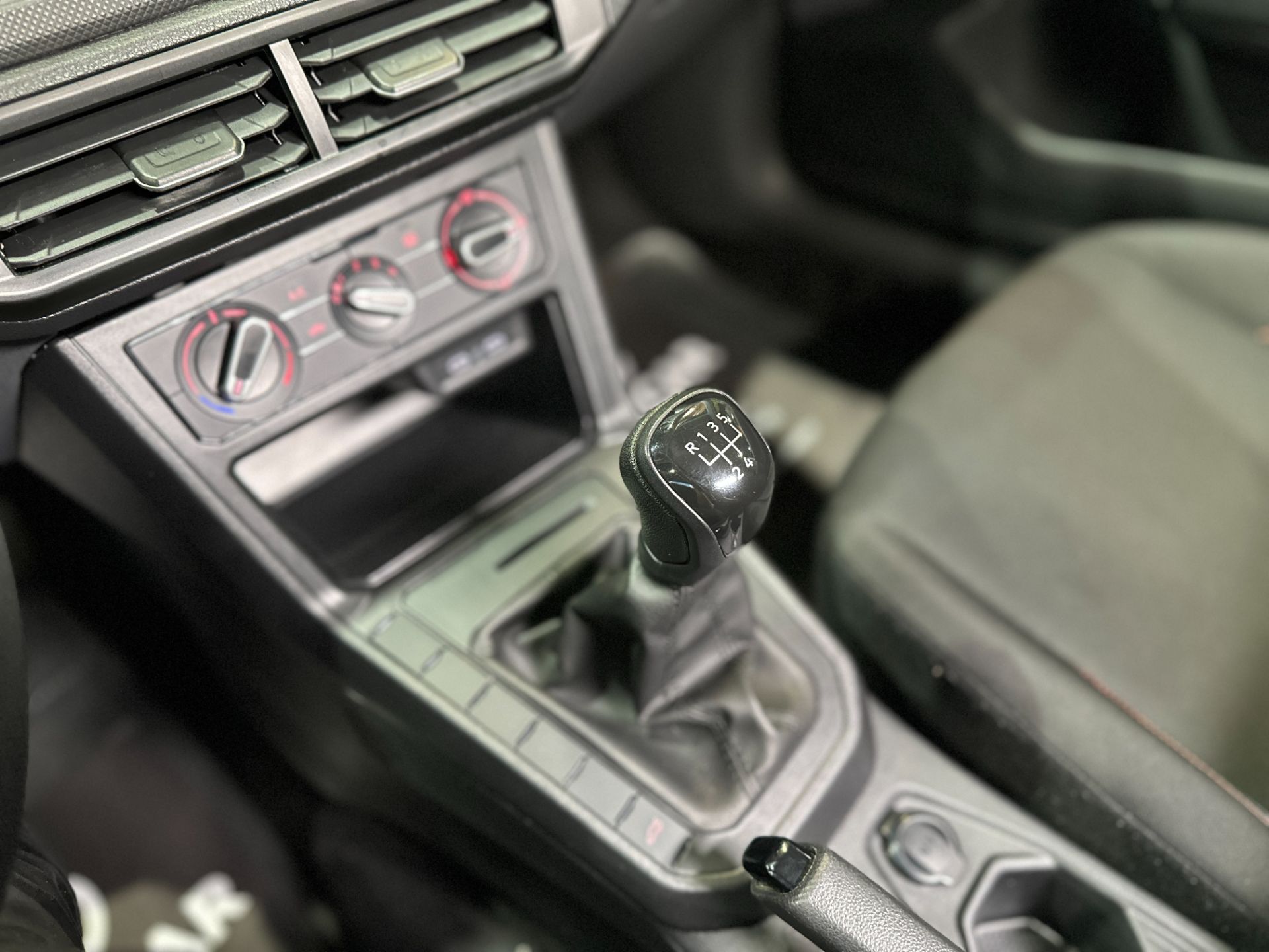 VOLKSWAGEN POLO 1.0 TRACK MANUAL