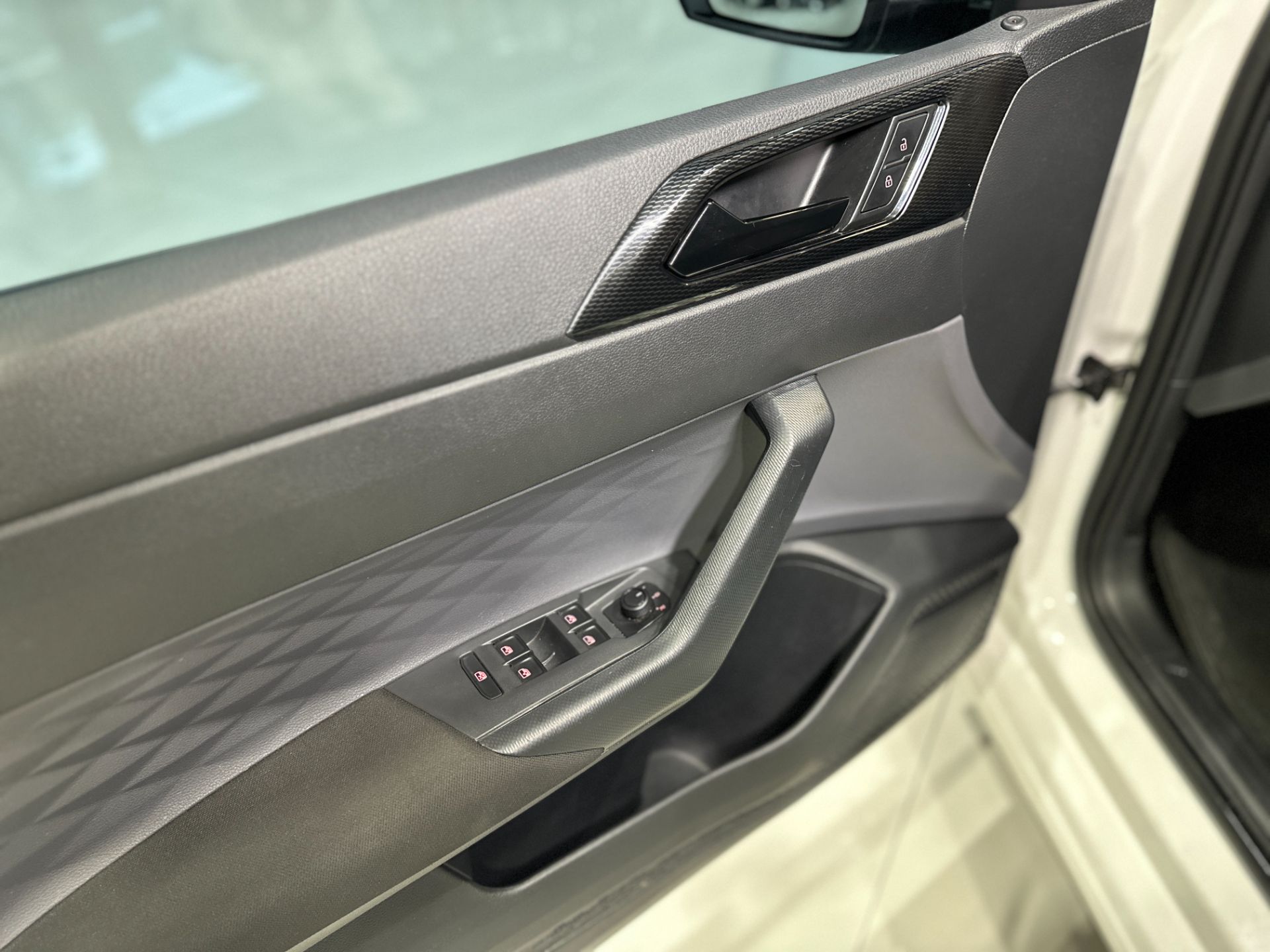 VOLKSWAGEN POLO 1.0 TSI MANUAL