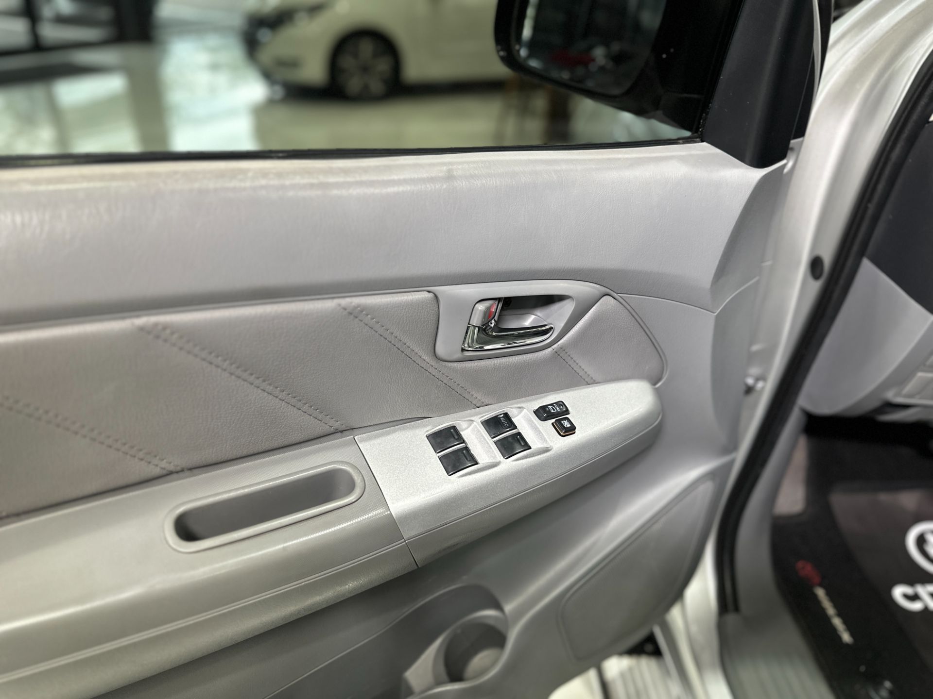 TOYOTA HILUX SRV 3.0 TURBO DIESEL 4X4 AUTOMATICA