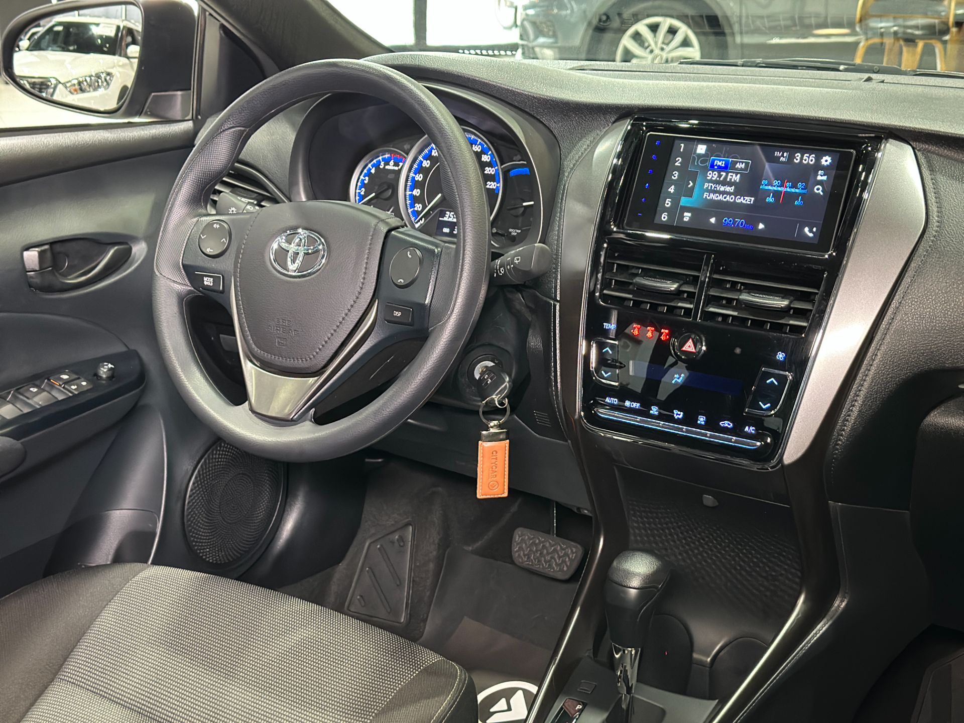 TOYOTA YARIS HATCH 1.5 FLEX