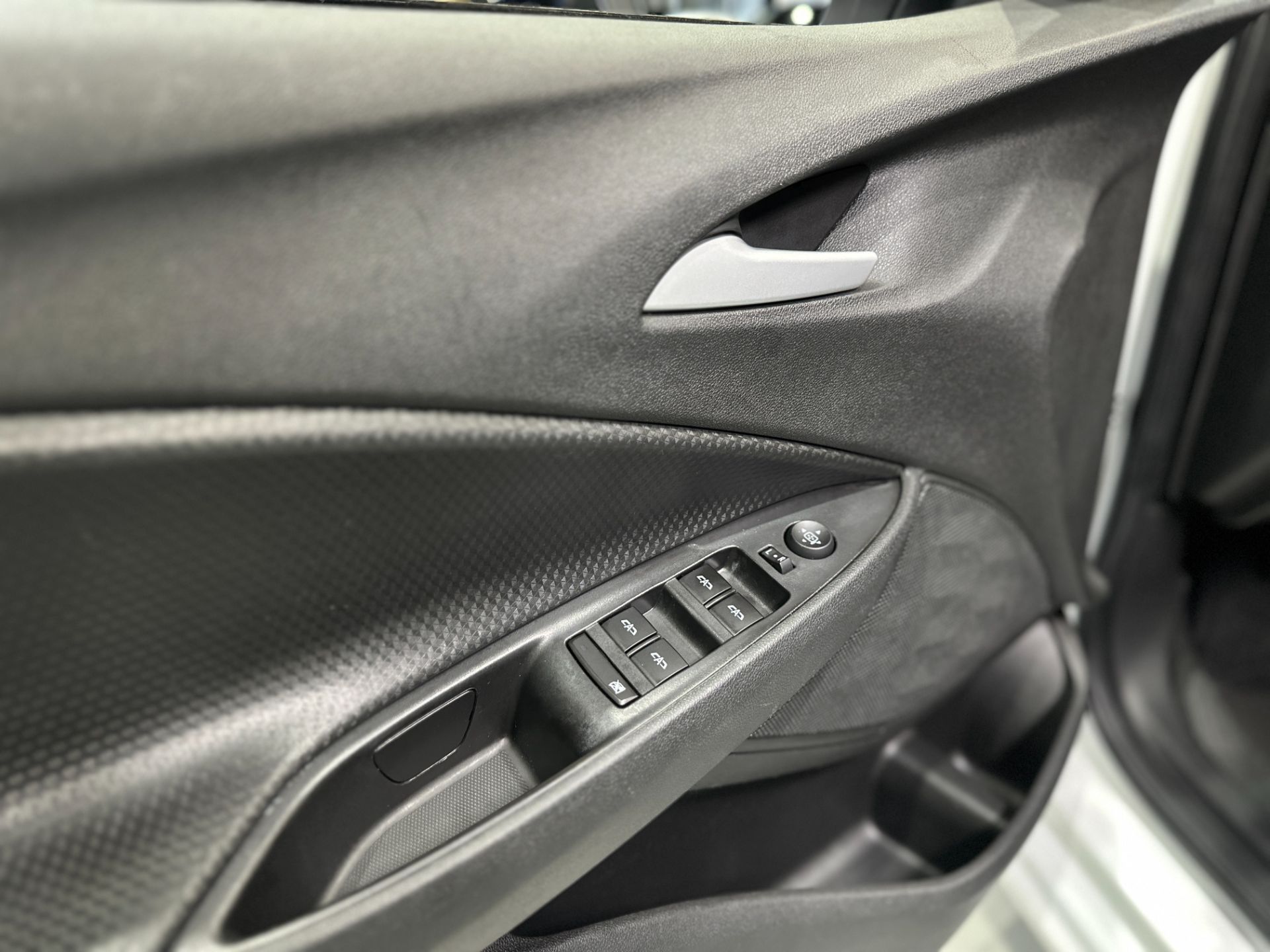 CHEVROLET ONIX HATCH LT 1.0 TURBO AUTOMATICO