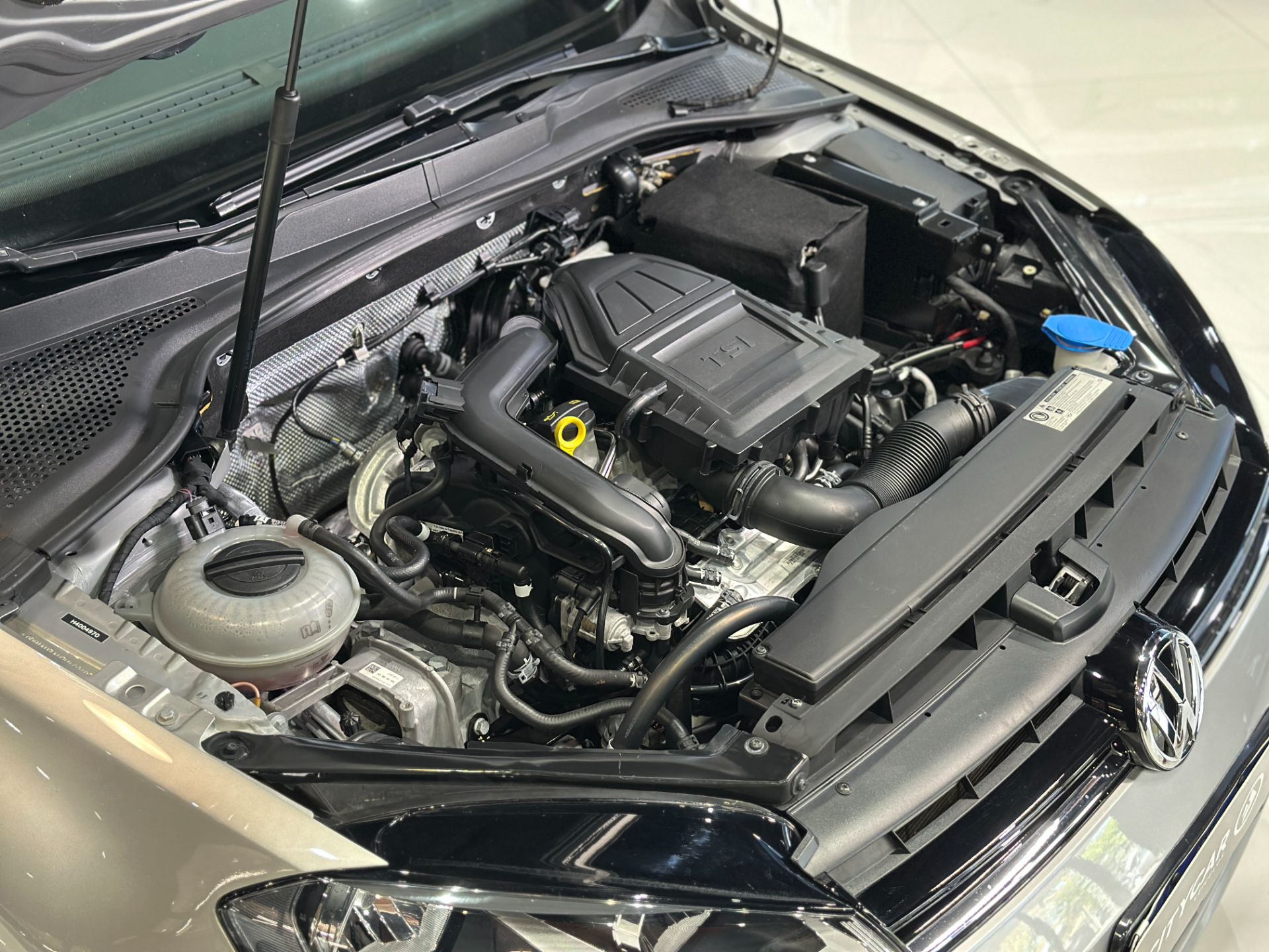 VOLKSWAGEN GOLF COMFORTLINE 1.0 TSI MANUAL